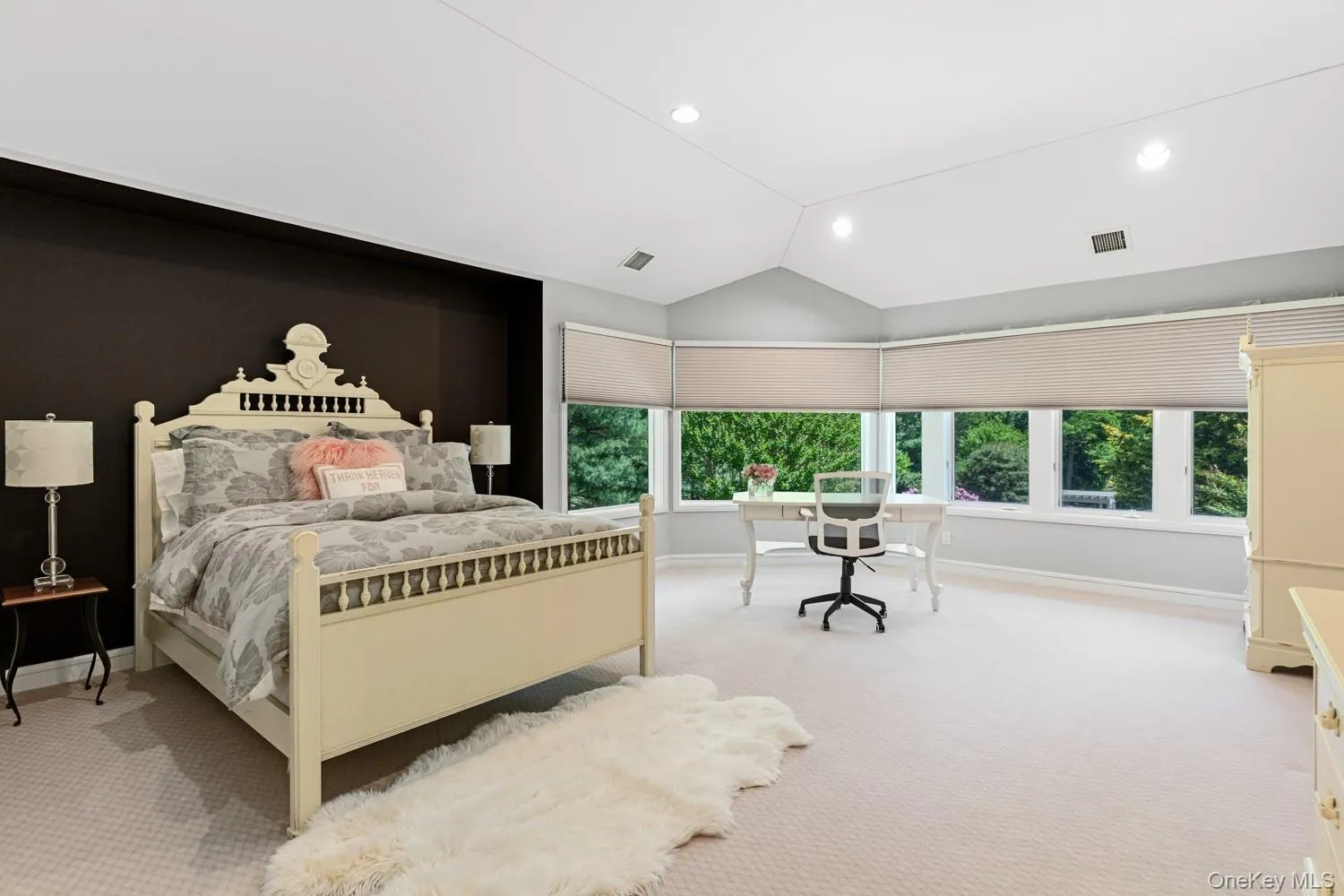 5 Coachmans Court, North Hempstead, NY, 6 Bedrooms Bedrooms, 15 Rooms Rooms,6 BathroomsBathrooms,Residential,For Rent,Coachmans,0,1006790 5 Coachmans Court, North Hempstead, NY, 6 Bedrooms Bedrooms, 15 Rooms Rooms,6 BathroomsBathrooms,Residential,For Rent,Coachmans,0,1006790