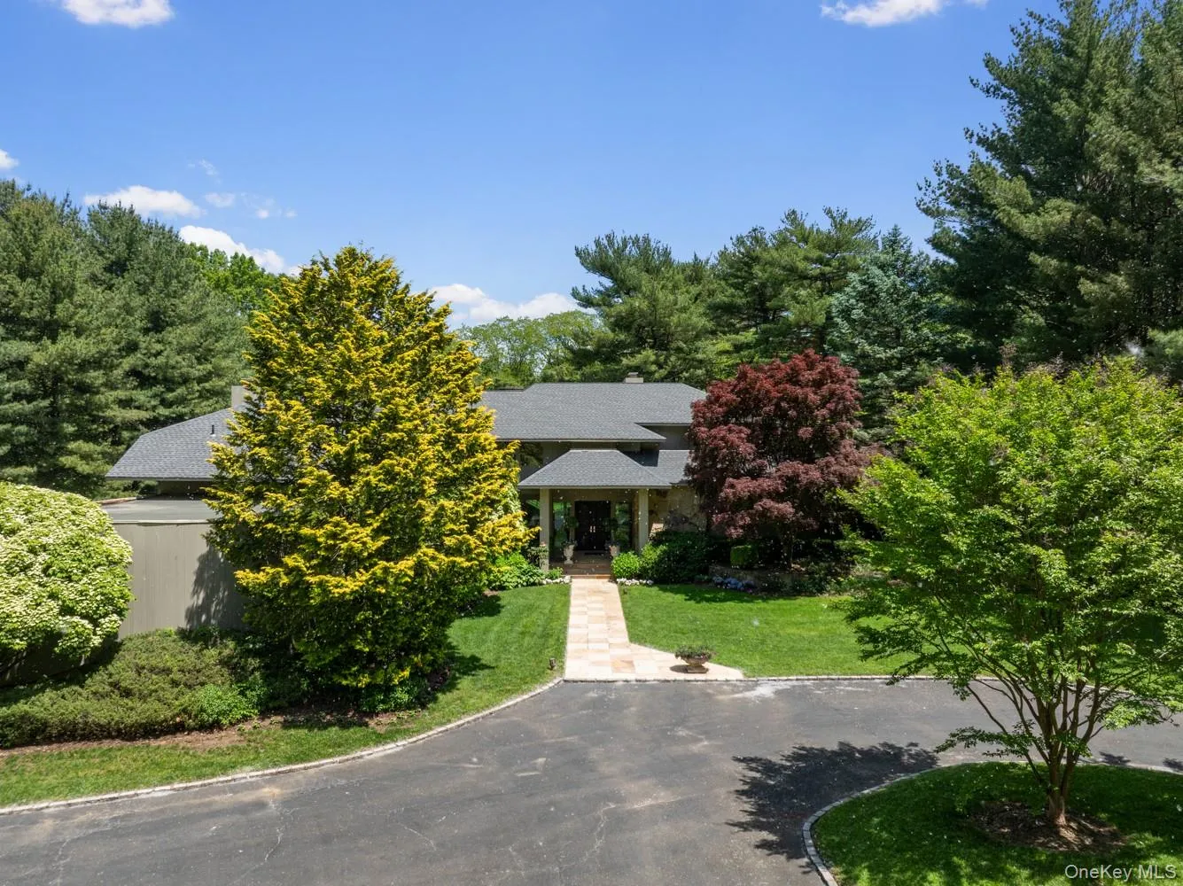 5 Coachmans Court, North Hempstead, NY, 6 Bedrooms Bedrooms, 15 Rooms Rooms,6 BathroomsBathrooms,Residential,For Rent,Coachmans,0,1006790 5 Coachmans Court, North Hempstead, NY, 6 Bedrooms Bedrooms, 15 Rooms Rooms,6 BathroomsBathrooms,Residential,For Rent,Coachmans,0,1006790