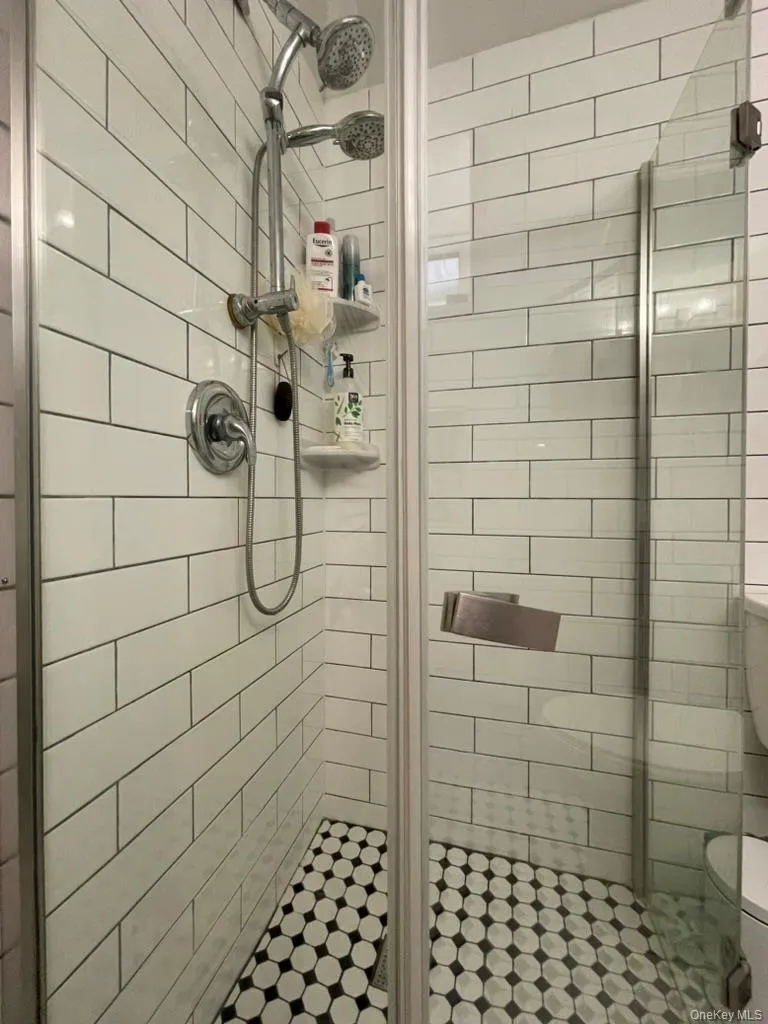 71 Midland Avenue, Orangetown, NY, 2 Rooms Rooms,1 BathroomBathrooms,Residential Lease,For Rent,Midland,0,1006796 71 Midland Avenue, Orangetown, NY, 2 Rooms Rooms,1 BathroomBathrooms,Residential Lease,For Rent,Midland,0,1006796