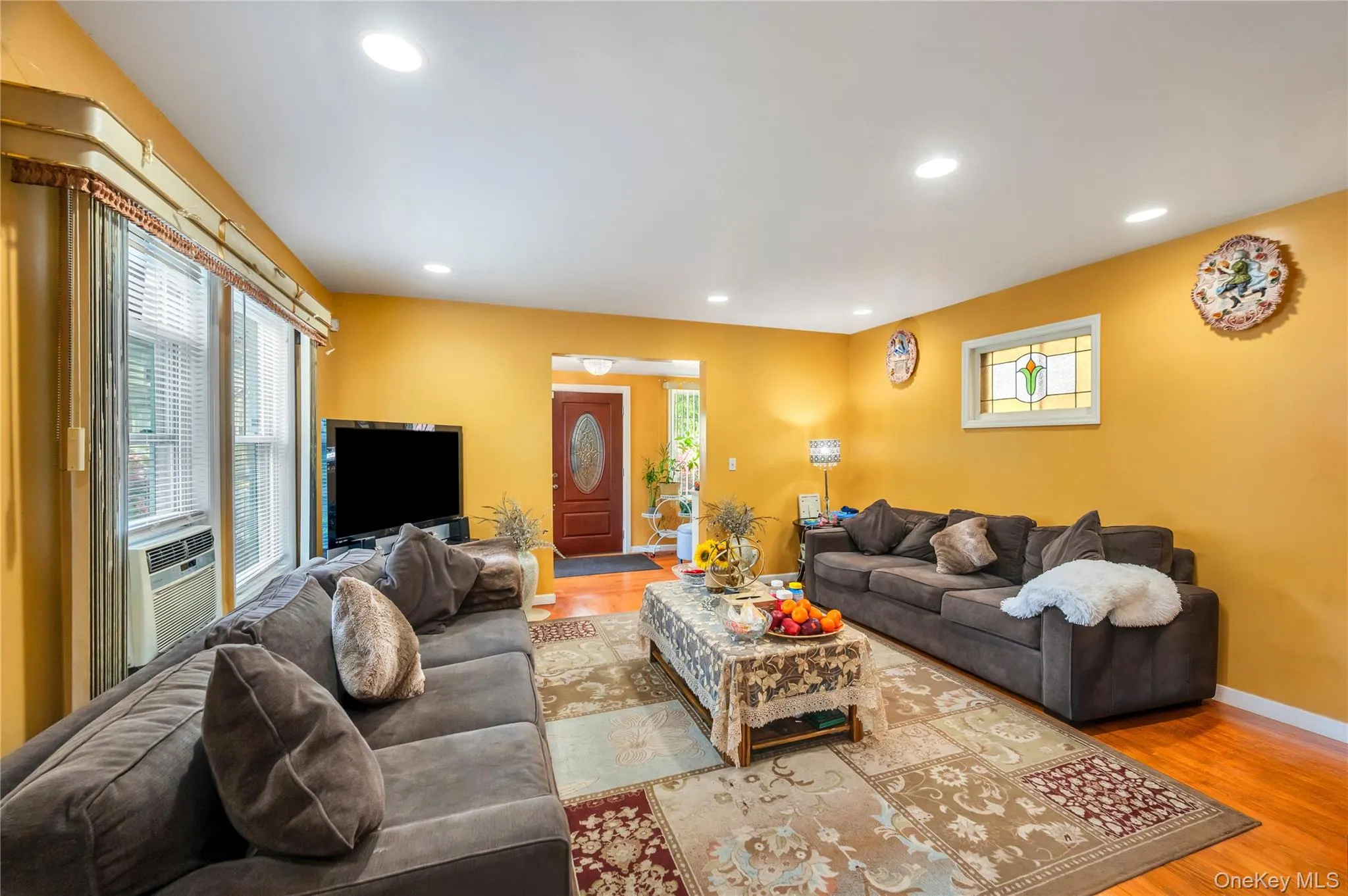 220-16 107th Avenue, New York, NY, 3 Bedrooms Bedrooms, 10 Rooms Rooms,2 BathroomsBathrooms,Residential,For Rent,107th,0,1006803 220-16 107th Avenue, New York, NY, 3 Bedrooms Bedrooms, 10 Rooms Rooms,2 BathroomsBathrooms,Residential,For Rent,107th,0,1006803