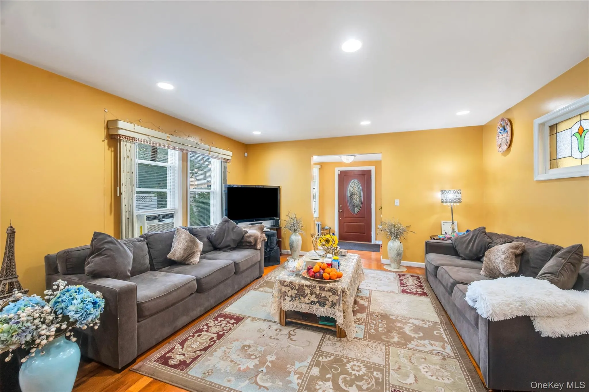 220-16 107th Avenue, New York, NY, 3 Bedrooms Bedrooms, 10 Rooms Rooms,2 BathroomsBathrooms,Residential,For Rent,107th,0,1006803 220-16 107th Avenue, New York, NY, 3 Bedrooms Bedrooms, 10 Rooms Rooms,2 BathroomsBathrooms,Residential,For Rent,107th,0,1006803