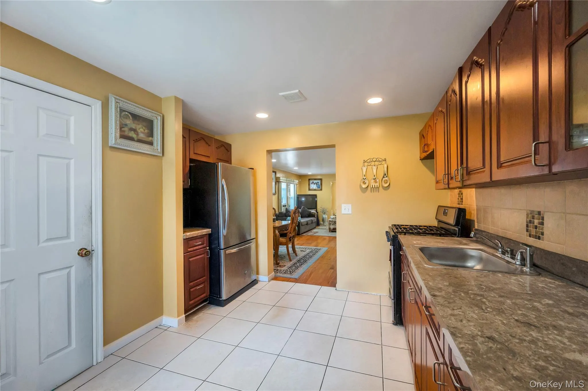 220-16 107th Avenue, New York, NY, 3 Bedrooms Bedrooms, 10 Rooms Rooms,2 BathroomsBathrooms,Residential,For Rent,107th,0,1006803 220-16 107th Avenue, New York, NY, 3 Bedrooms Bedrooms, 10 Rooms Rooms,2 BathroomsBathrooms,Residential,For Rent,107th,0,1006803