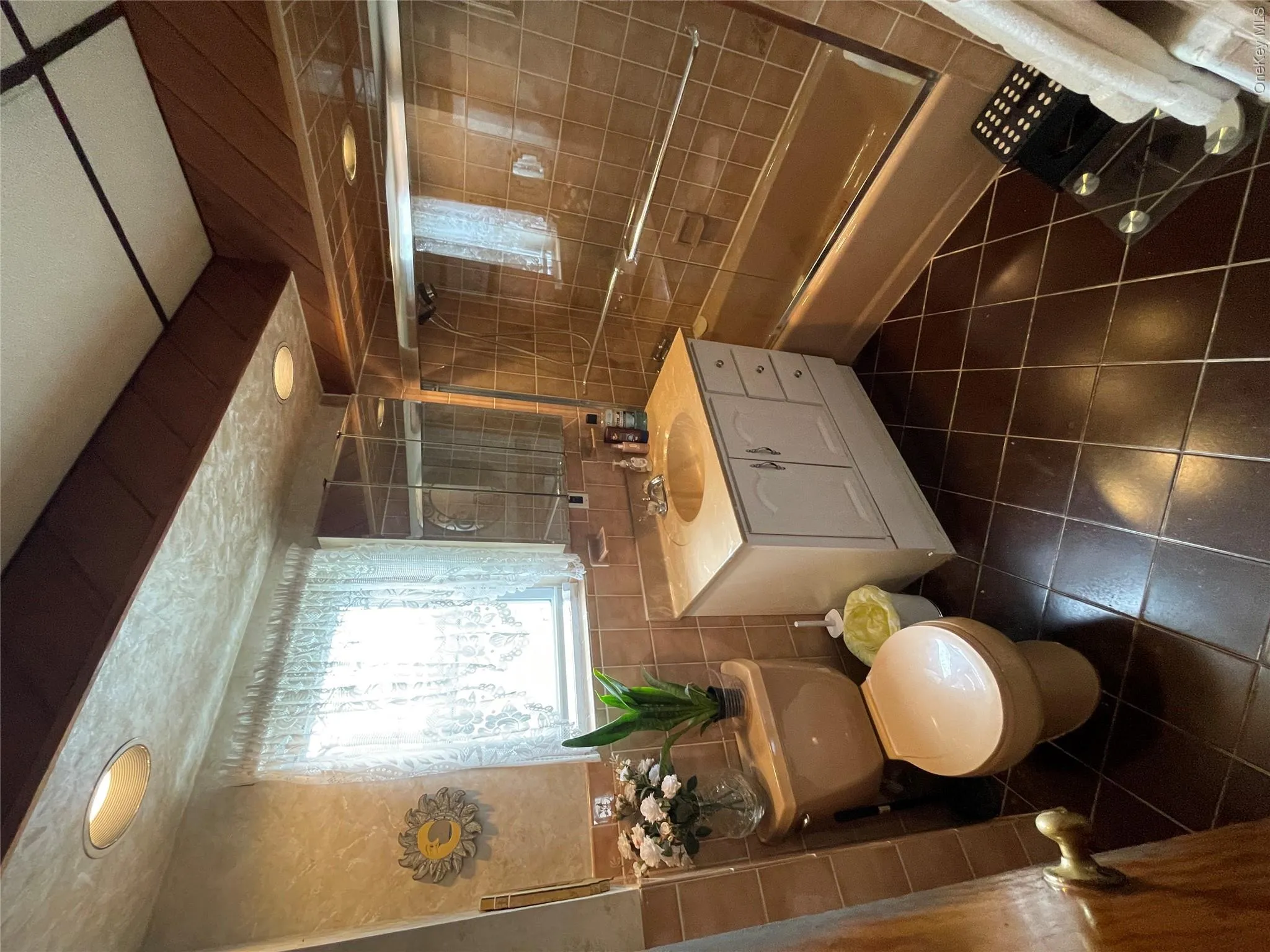 Full Bath, 2nd Floor Full Bath, 2nd Floor
