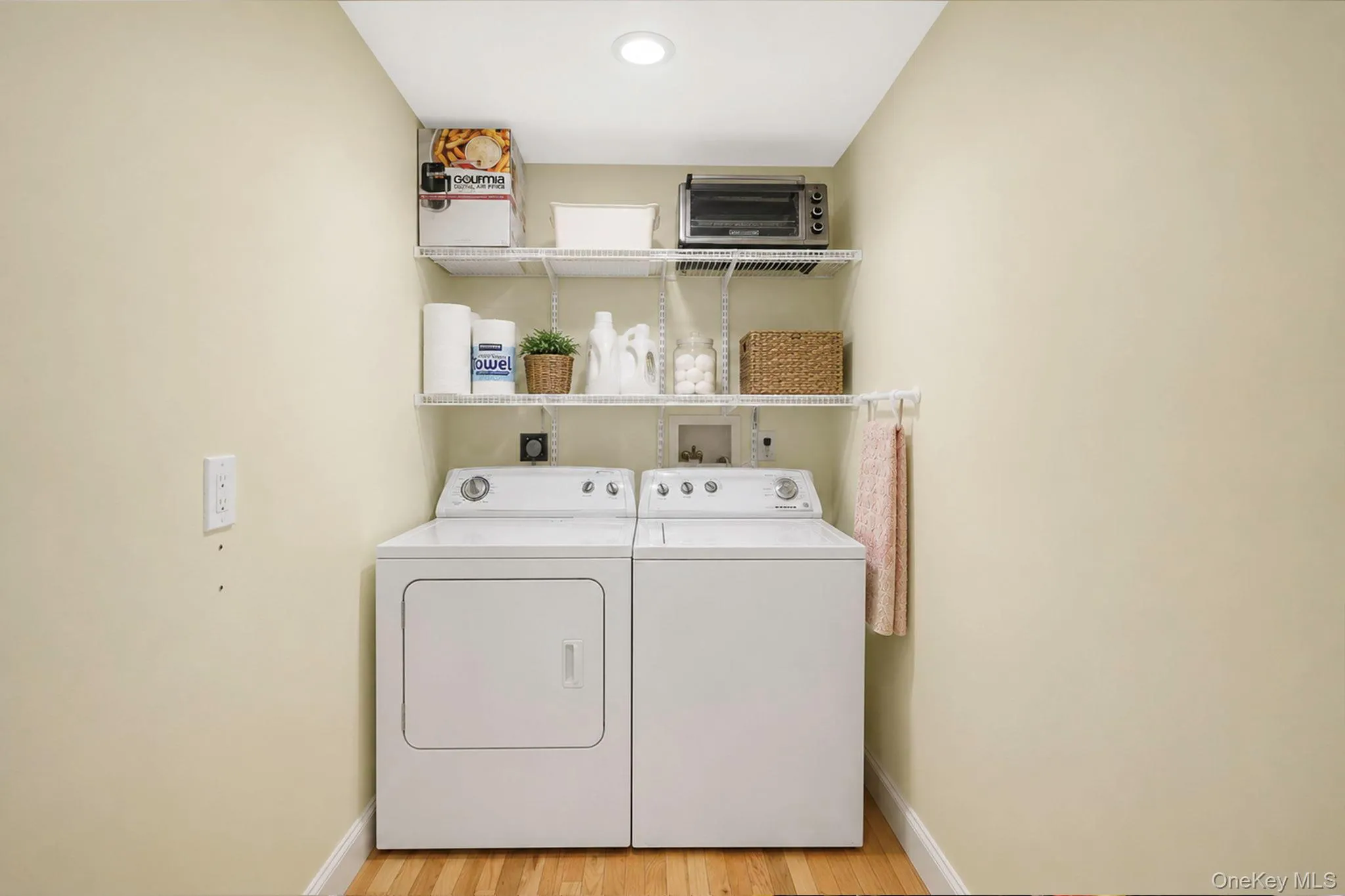 154 Spiral Road, Brookhaven, NY, 3 Bedrooms Bedrooms, 6 Rooms Rooms,1 BathroomBathrooms,Residential,For Rent,Spiral,0,1006821 154 Spiral Road, Brookhaven, NY, 3 Bedrooms Bedrooms, 6 Rooms Rooms,1 BathroomBathrooms,Residential,For Rent,Spiral,0,1006821