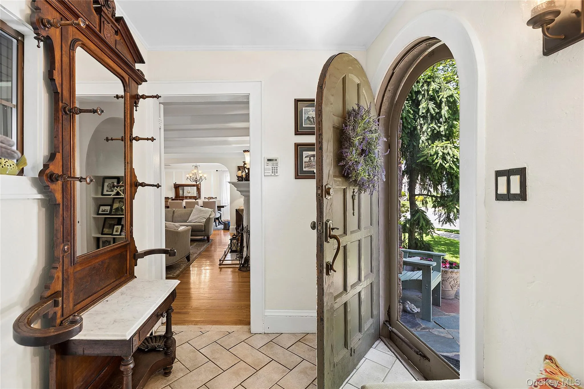 Iconic Entry Foyer Coat closet Iconic Entry Foyer Coat closet