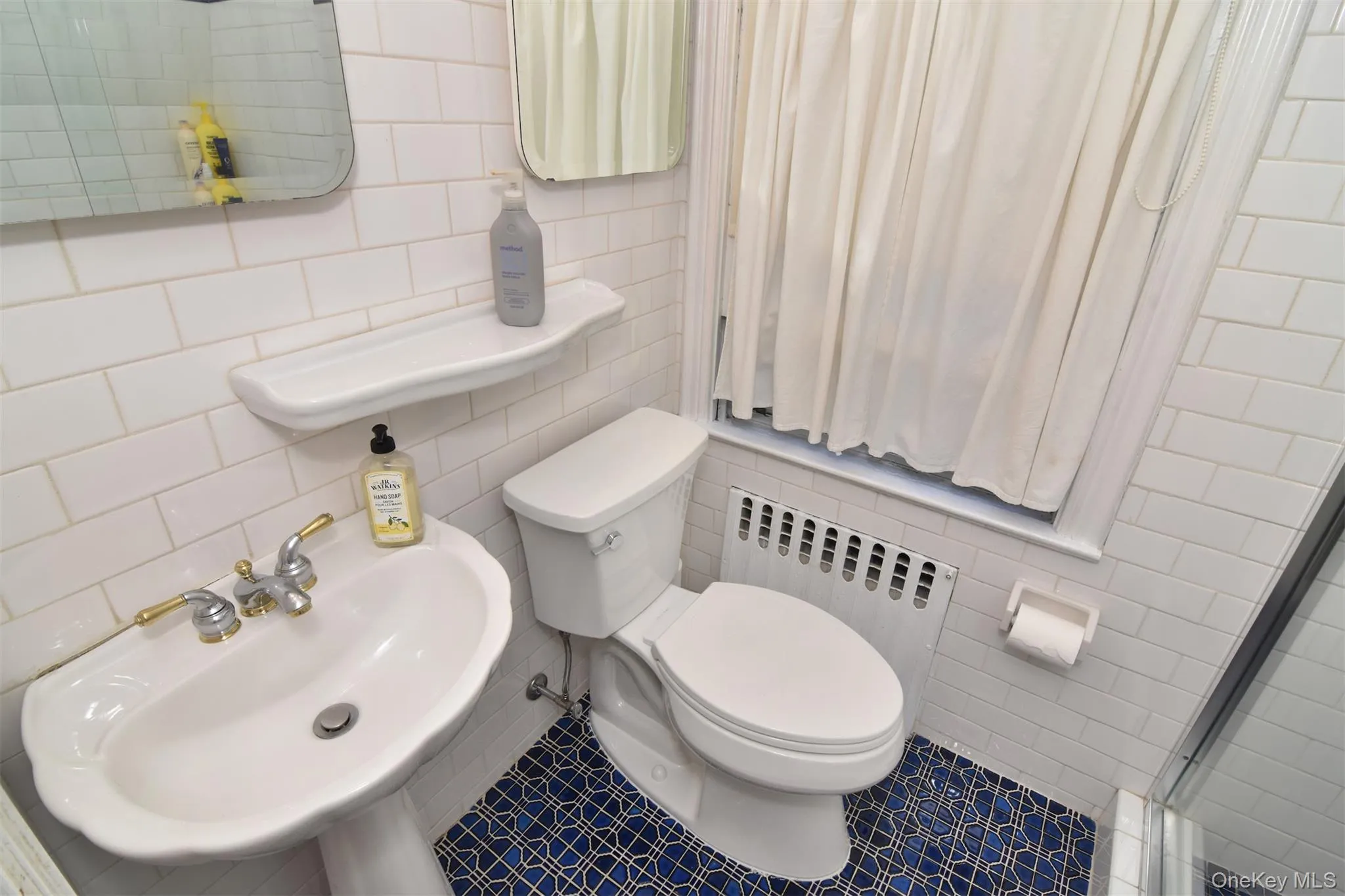2nd bathroom 2nd bathroom