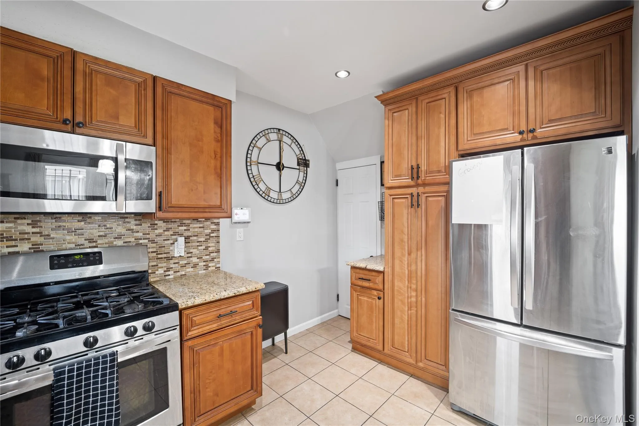 2548 Woodhull Avenue, New York, NY, 4 Bedrooms Bedrooms, 6 Rooms Rooms,2 BathroomsBathrooms,Residential,For Rent,Woodhull,0,1006831 2548 Woodhull Avenue, New York, NY, 4 Bedrooms Bedrooms, 6 Rooms Rooms,2 BathroomsBathrooms,Residential,For Rent,Woodhull,0,1006831