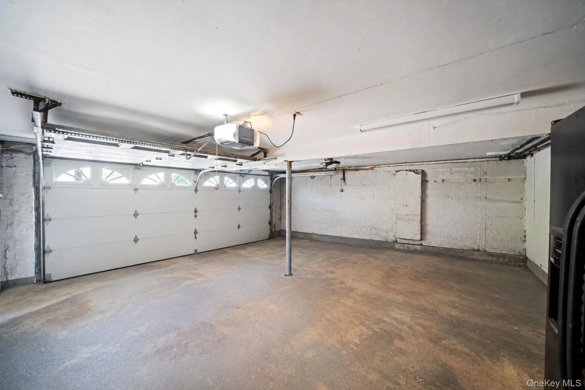 28 Royal Oak Drive, Huntington, NY, 4 Bedrooms Bedrooms, 9 Rooms Rooms,3 BathroomsBathrooms,Residential,For Rent,Royal Oak,0,1006832 28 Royal Oak Drive, Huntington, NY, 4 Bedrooms Bedrooms, 9 Rooms Rooms,3 BathroomsBathrooms,Residential,For Rent,Royal Oak,0,1006832