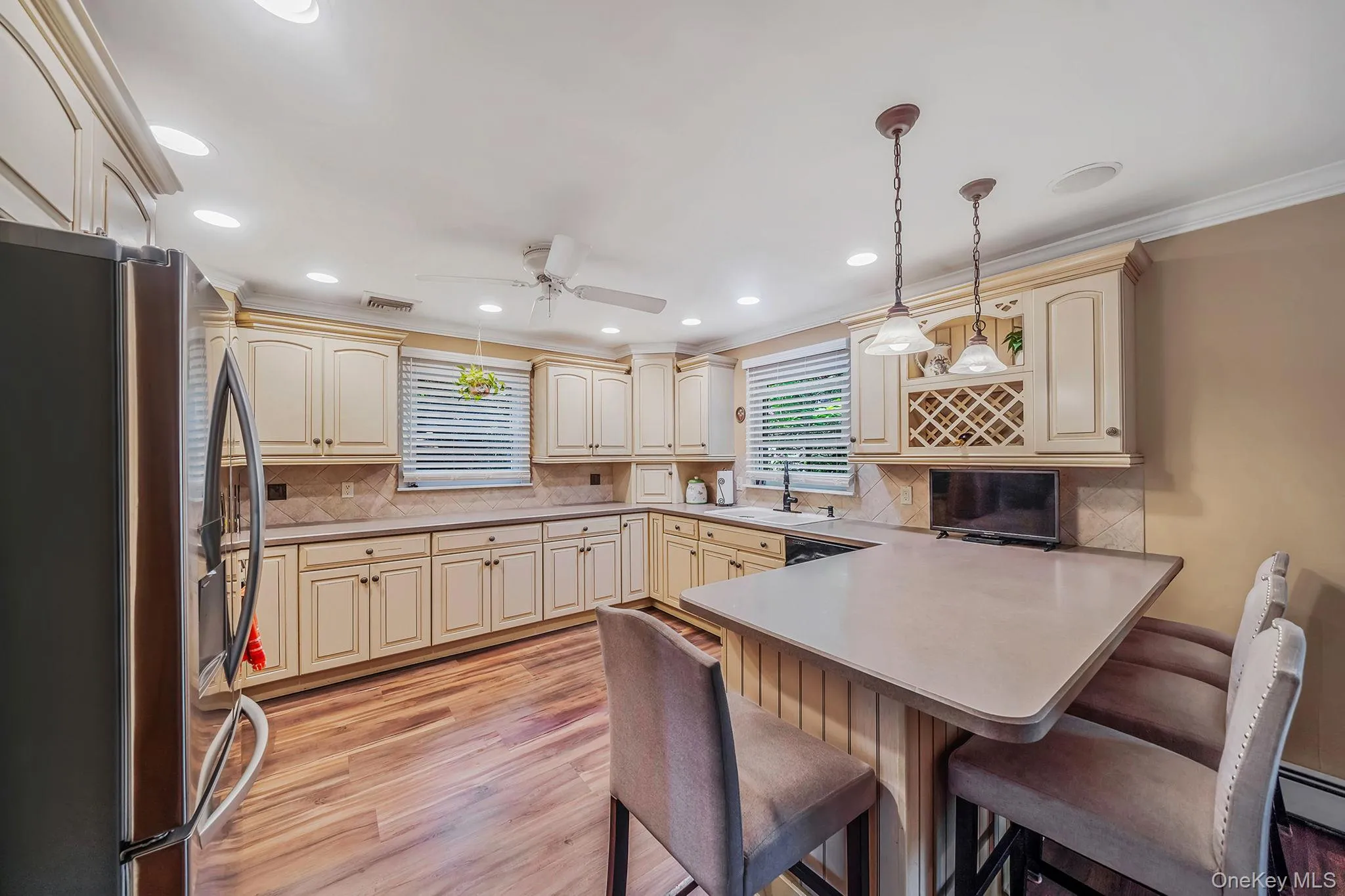 28 Royal Oak Drive, Huntington, NY, 4 Bedrooms Bedrooms, 9 Rooms Rooms,3 BathroomsBathrooms,Residential,For Rent,Royal Oak,0,1006832 28 Royal Oak Drive, Huntington, NY, 4 Bedrooms Bedrooms, 9 Rooms Rooms,3 BathroomsBathrooms,Residential,For Rent,Royal Oak,0,1006832
