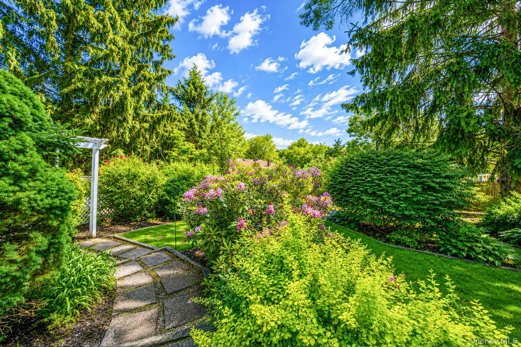 28 Royal Oak Drive, Huntington, NY, 4 Bedrooms Bedrooms, 9 Rooms Rooms,3 BathroomsBathrooms,Residential,For Rent,Royal Oak,0,1006832 28 Royal Oak Drive, Huntington, NY, 4 Bedrooms Bedrooms, 9 Rooms Rooms,3 BathroomsBathrooms,Residential,For Rent,Royal Oak,0,1006832
