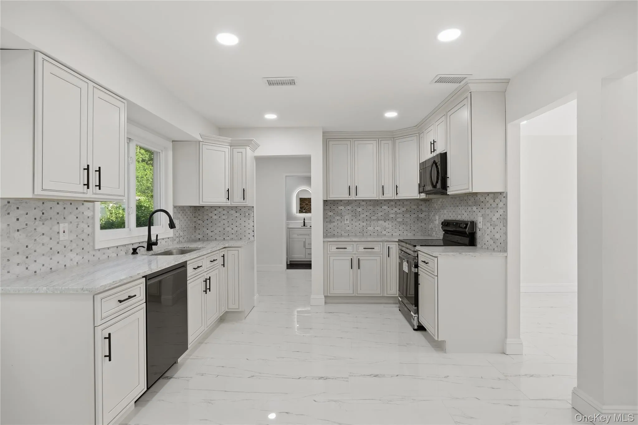 4 Summercress Lane, Brookhaven, NY, 5 Bedrooms Bedrooms, 12 Rooms Rooms,2 BathroomsBathrooms,Residential,For Rent,Summercress,0,1006834 4 Summercress Lane, Brookhaven, NY, 5 Bedrooms Bedrooms, 12 Rooms Rooms,2 BathroomsBathrooms,Residential,For Rent,Summercress,0,1006834