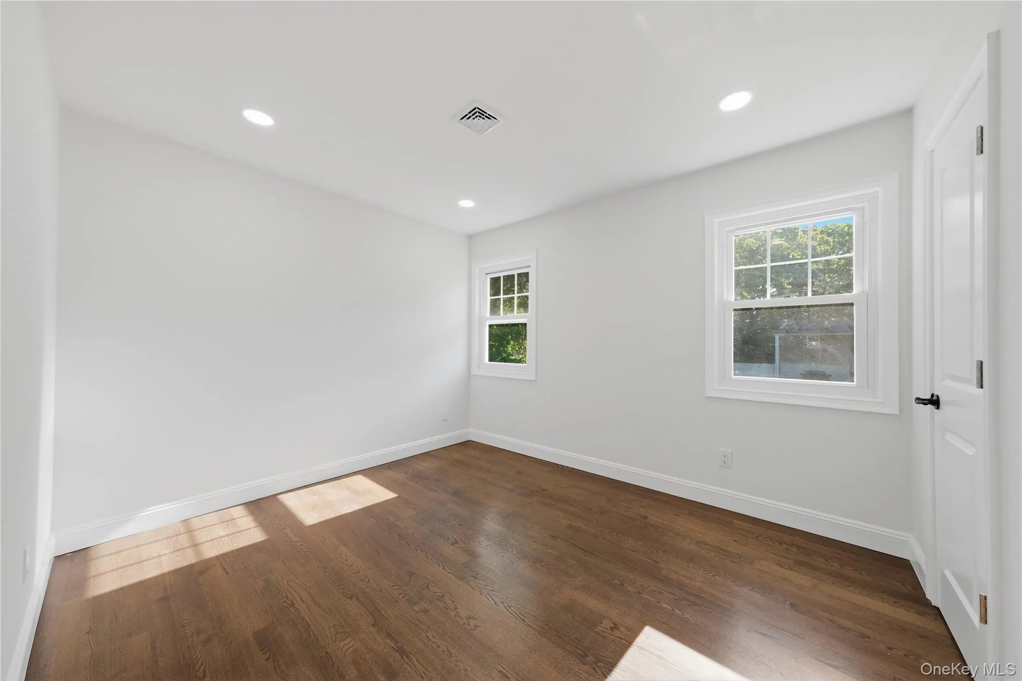 4 Summercress Lane, Brookhaven, NY, 5 Bedrooms Bedrooms, 12 Rooms Rooms,2 BathroomsBathrooms,Residential,For Rent,Summercress,0,1006834 4 Summercress Lane, Brookhaven, NY, 5 Bedrooms Bedrooms, 12 Rooms Rooms,2 BathroomsBathrooms,Residential,For Rent,Summercress,0,1006834