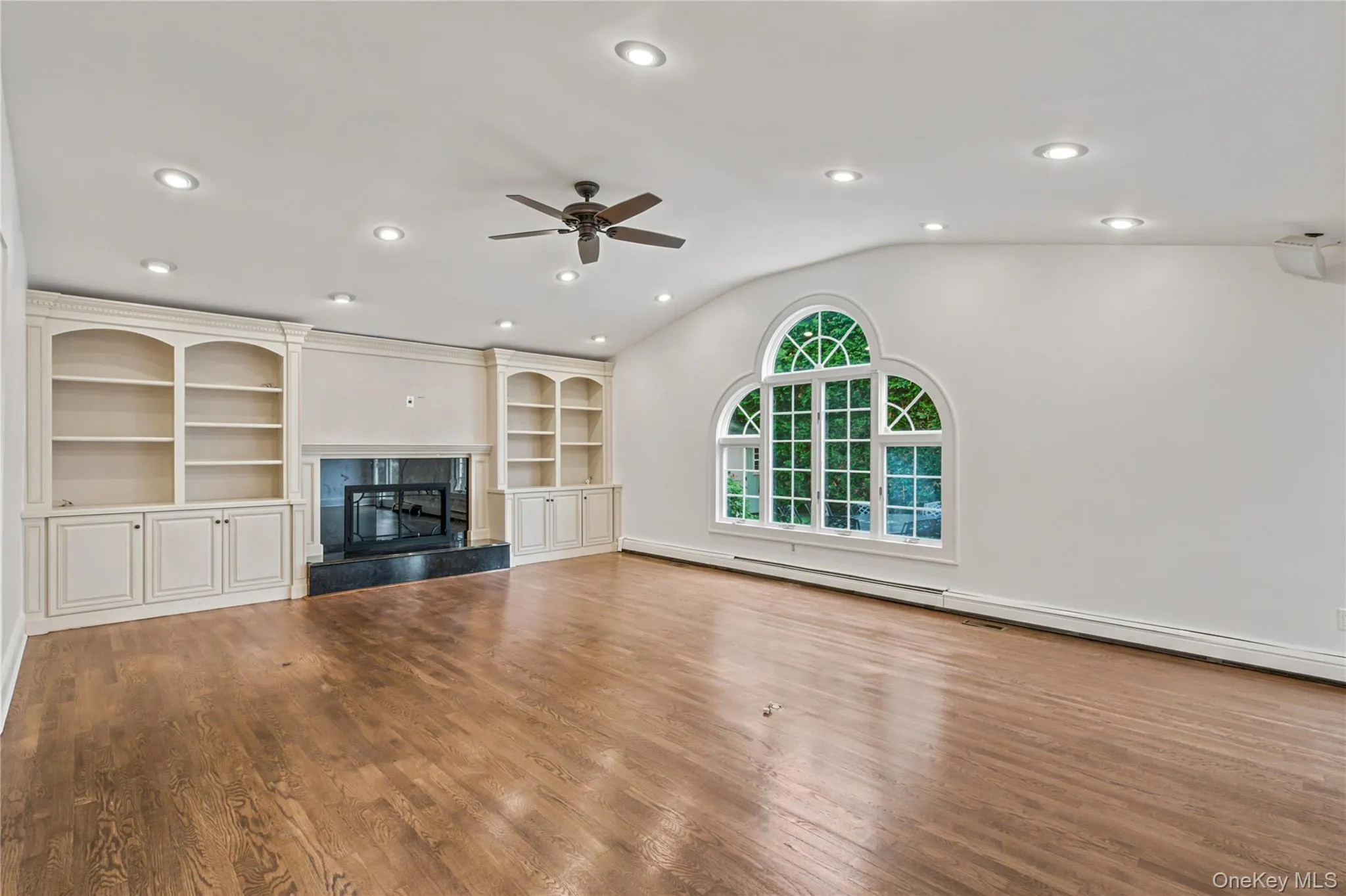 Gorgeous large great room with fireplace Gorgeous large great room with fireplace