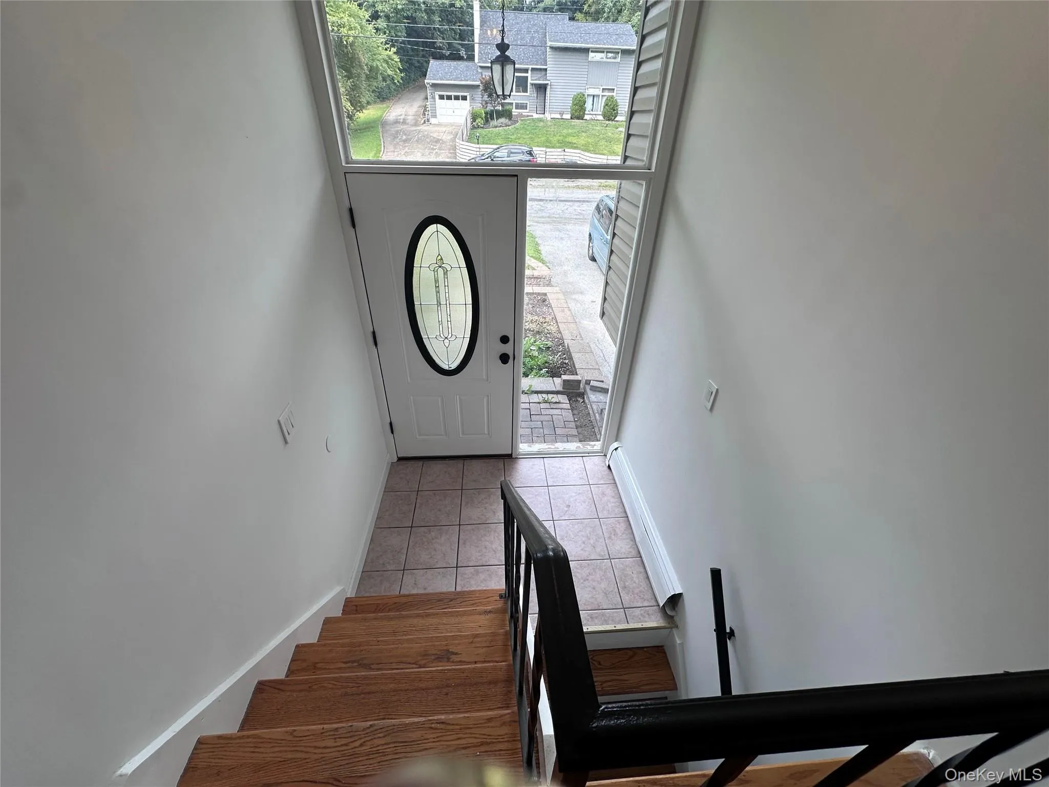 Entry and stairs to lower level Entry and stairs to lower level