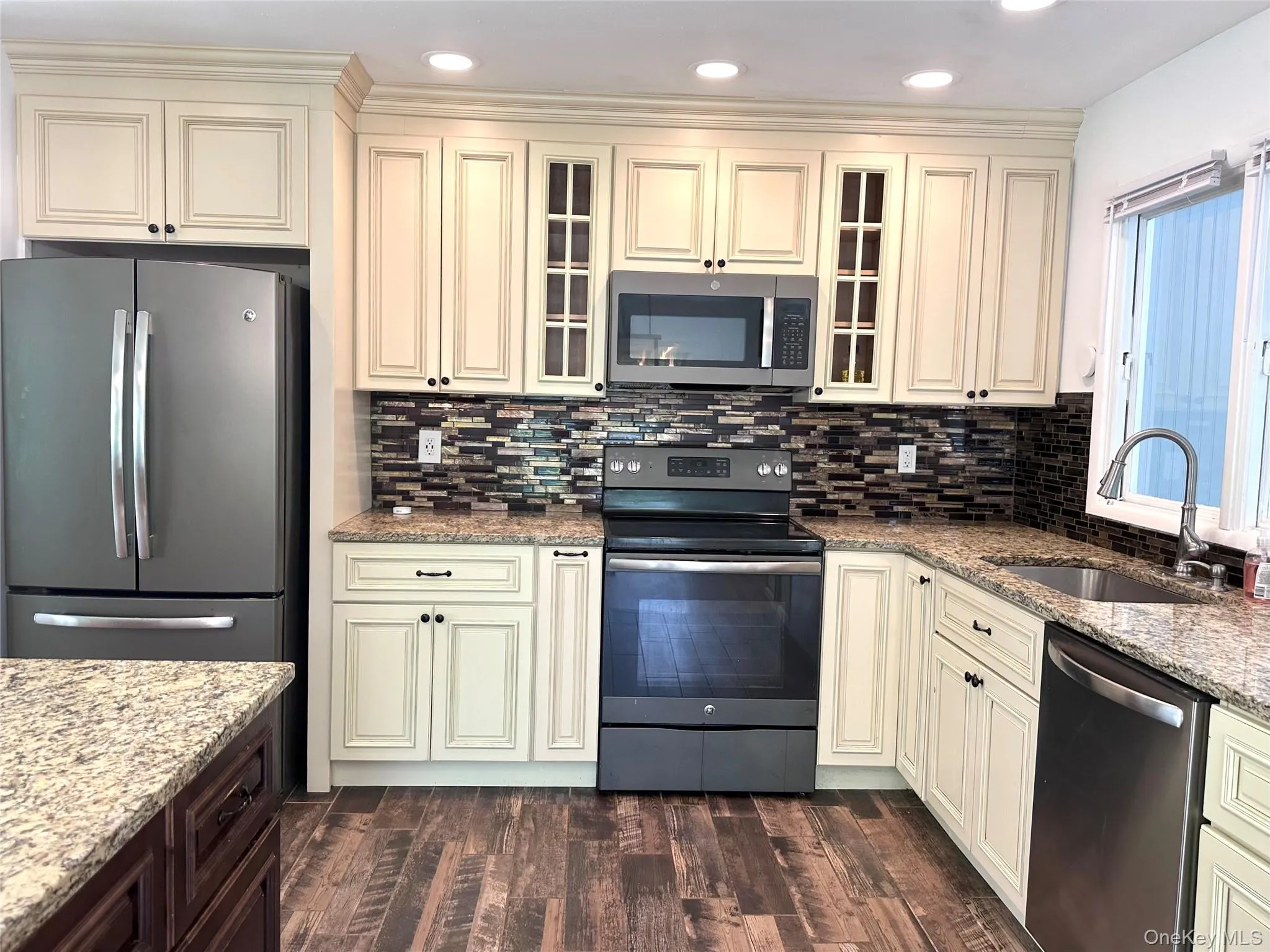 171 Roosevelt Road, Hyde Park, NY, 4 Bedrooms Bedrooms, 10 Rooms Rooms,2 BathroomsBathrooms,Residential Lease,For Rent,Roosevelt,0,1006839 171 Roosevelt Road, Hyde Park, NY, 4 Bedrooms Bedrooms, 10 Rooms Rooms,2 BathroomsBathrooms,Residential Lease,For Rent,Roosevelt,0,1006839