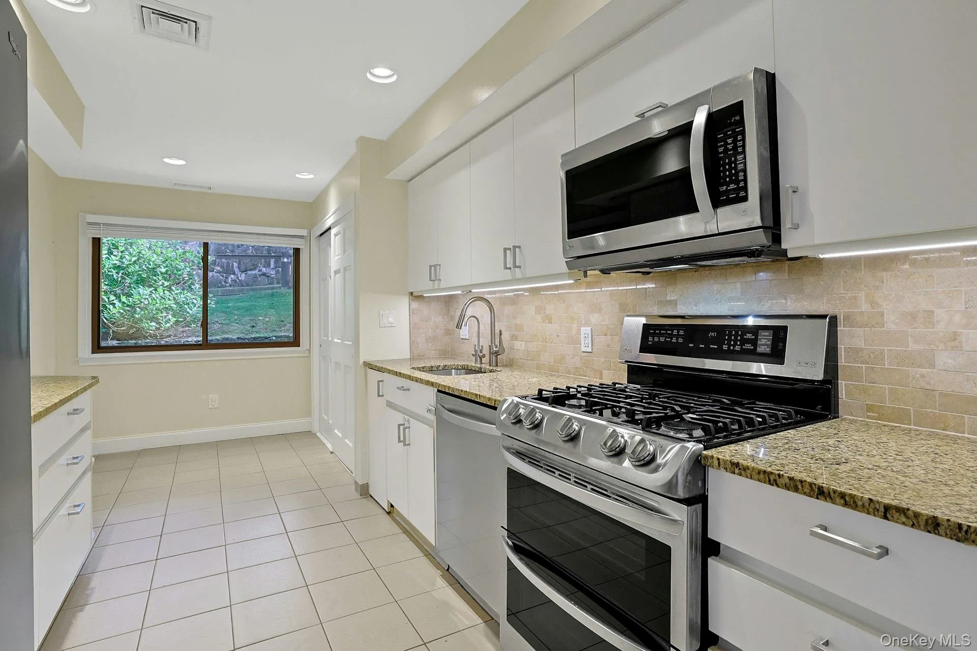 Dine-in kitchen with granite countertops Dine-in kitchen with granite countertops