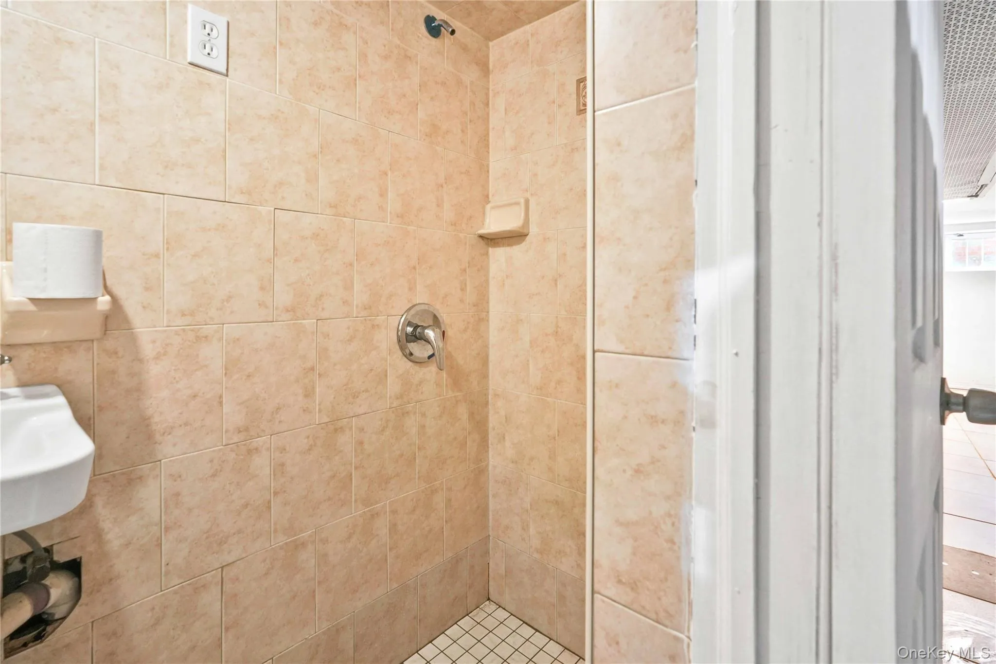 11533 146th Street, New York, NY, 3 Bedrooms Bedrooms, 8 Rooms Rooms,2 BathroomsBathrooms,Residential,For Rent,146th,0,1006848 11533 146th Street, New York, NY, 3 Bedrooms Bedrooms, 8 Rooms Rooms,2 BathroomsBathrooms,Residential,For Rent,146th,0,1006848