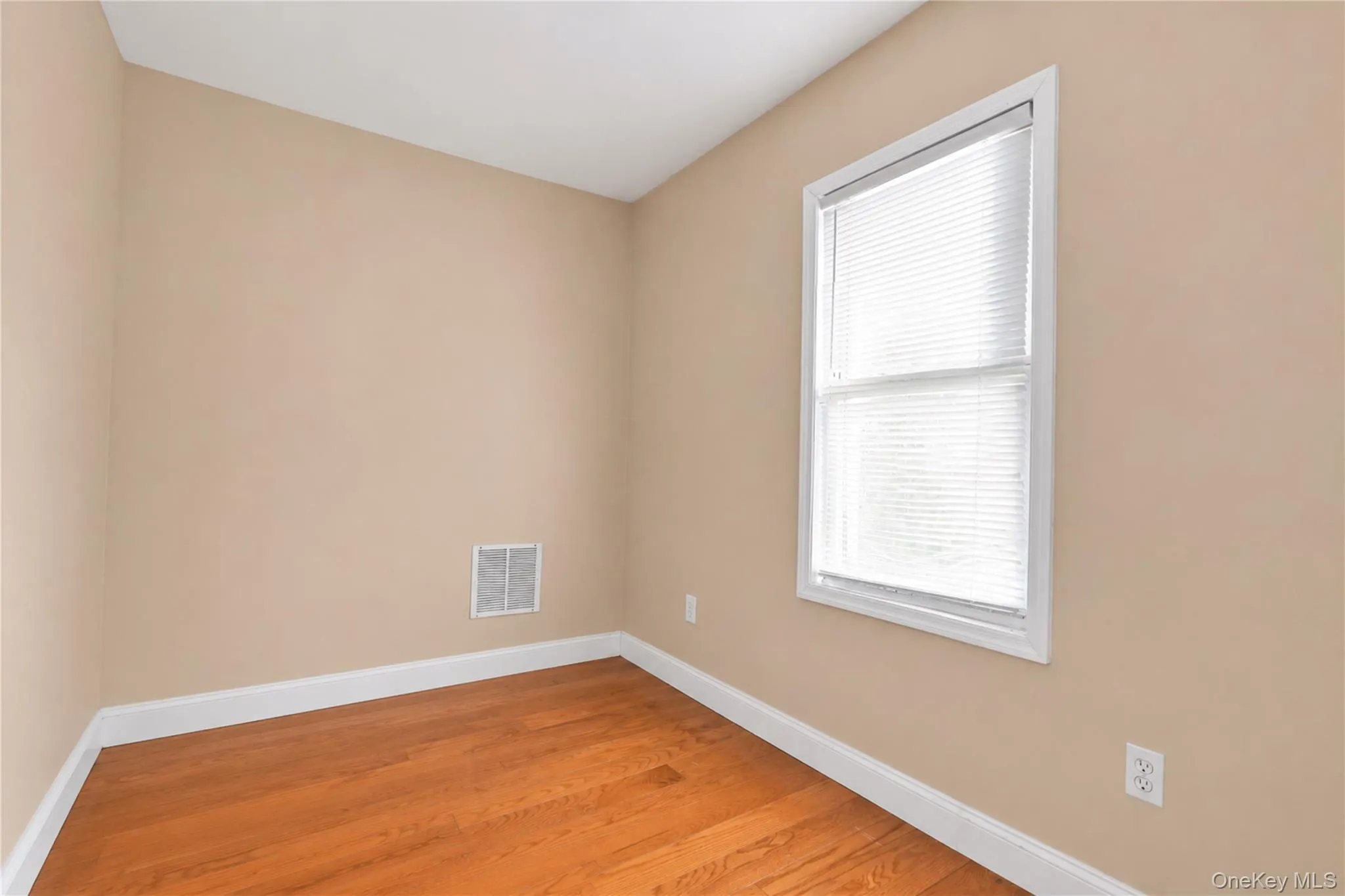 11533 146th Street, New York, NY, 3 Bedrooms Bedrooms, 8 Rooms Rooms,2 BathroomsBathrooms,Residential,For Rent,146th,0,1006848 11533 146th Street, New York, NY, 3 Bedrooms Bedrooms, 8 Rooms Rooms,2 BathroomsBathrooms,Residential,For Rent,146th,0,1006848