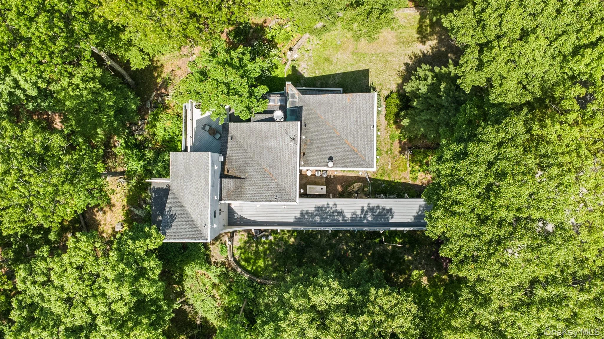 A rare aerial perspective of a truly unique estate, set on 6 private acres and surrounded by 30 + acres of protected natural beauty. From above, the home’s impressive scale, distinctive design, and extraordinary setting come into full view, with reservoirs nearby and a remarkable sense of peace, privacy, and seclusion in every direction. A rare aerial perspective of a truly unique estate, set on 6 private acres and surrounded by 30 + acres of protected natural beauty. From above, the home’s impressive scale, distinctive design, and extraordinary setting come into full view, with reservoirs nearby and a remarkable sense of peace, privacy, and seclusion in every direction.