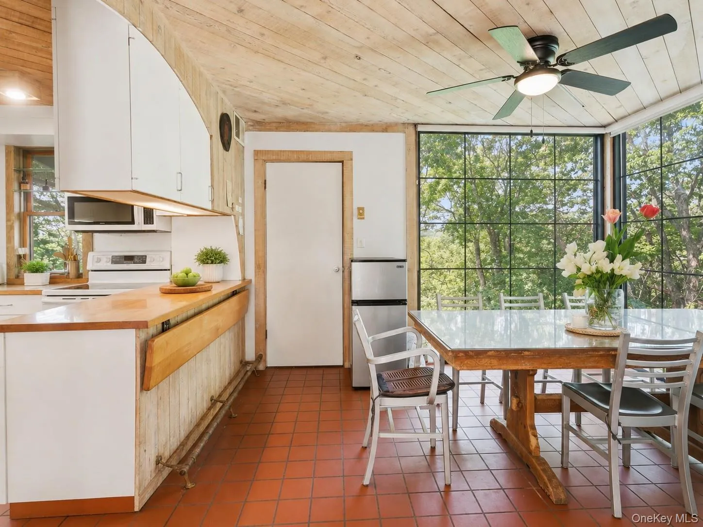 Open Kitchen to Breakfast area with floor to ceiling windows with tons of natural light Open Kitchen to Breakfast area with floor to ceiling windows with tons of natural light