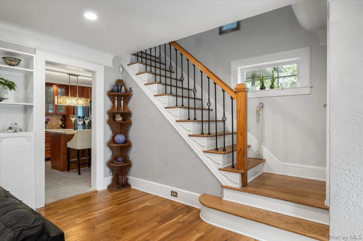 9 14th Street, Huntington, NY, 3 Bedrooms Bedrooms, 7 Rooms Rooms,2 BathroomsBathrooms,Residential,For Rent,14th,0,1006850 9 14th Street, Huntington, NY, 3 Bedrooms Bedrooms, 7 Rooms Rooms,2 BathroomsBathrooms,Residential,For Rent,14th,0,1006850