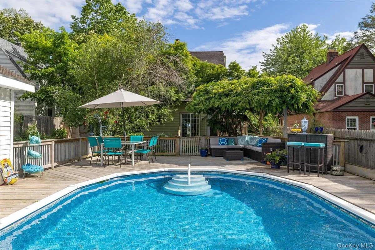 9 14th Street, Huntington, NY, 3 Bedrooms Bedrooms, 7 Rooms Rooms,2 BathroomsBathrooms,Residential,For Rent,14th,0,1006850 9 14th Street, Huntington, NY, 3 Bedrooms Bedrooms, 7 Rooms Rooms,2 BathroomsBathrooms,Residential,For Rent,14th,0,1006850