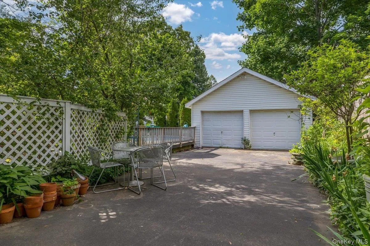 9 14th Street, Huntington, NY, 3 Bedrooms Bedrooms, 7 Rooms Rooms,2 BathroomsBathrooms,Residential,For Rent,14th,0,1006850 9 14th Street, Huntington, NY, 3 Bedrooms Bedrooms, 7 Rooms Rooms,2 BathroomsBathrooms,Residential,For Rent,14th,0,1006850