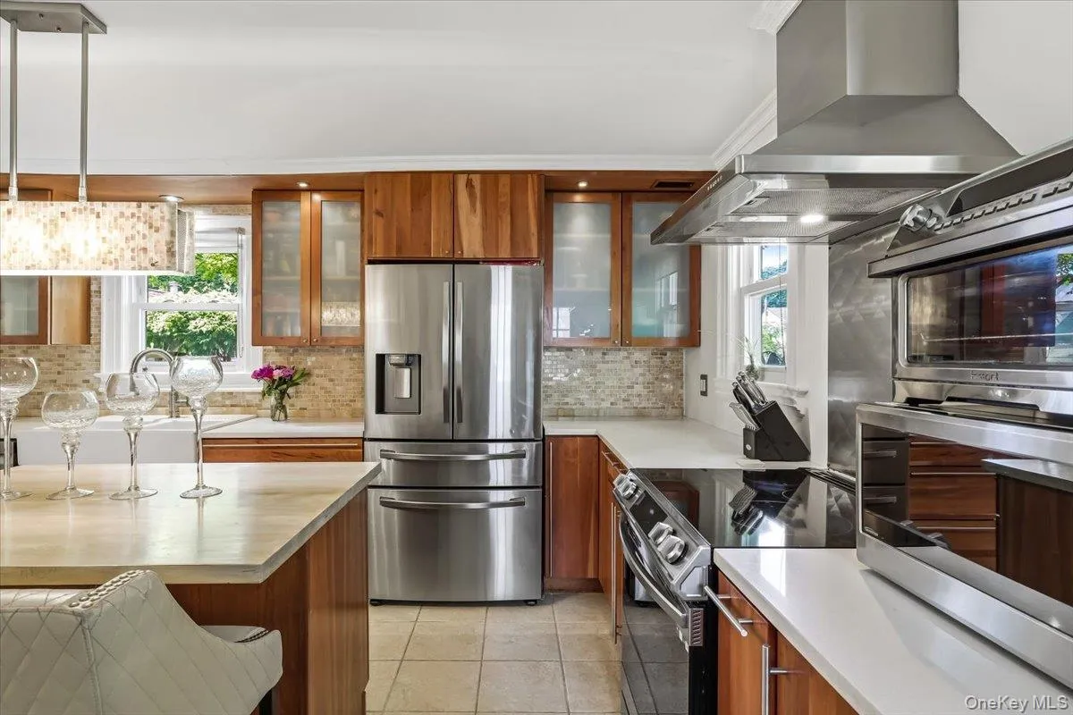 9 14th Street, Huntington, NY, 3 Bedrooms Bedrooms, 7 Rooms Rooms,2 BathroomsBathrooms,Residential,For Rent,14th,0,1006850 9 14th Street, Huntington, NY, 3 Bedrooms Bedrooms, 7 Rooms Rooms,2 BathroomsBathrooms,Residential,For Rent,14th,0,1006850