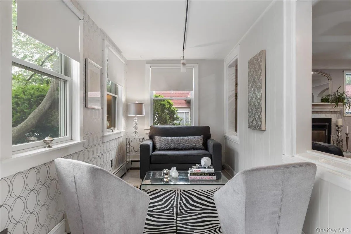 9 14th Street, Huntington, NY, 3 Bedrooms Bedrooms, 7 Rooms Rooms,2 BathroomsBathrooms,Residential,For Rent,14th,0,1006850 9 14th Street, Huntington, NY, 3 Bedrooms Bedrooms, 7 Rooms Rooms,2 BathroomsBathrooms,Residential,For Rent,14th,0,1006850