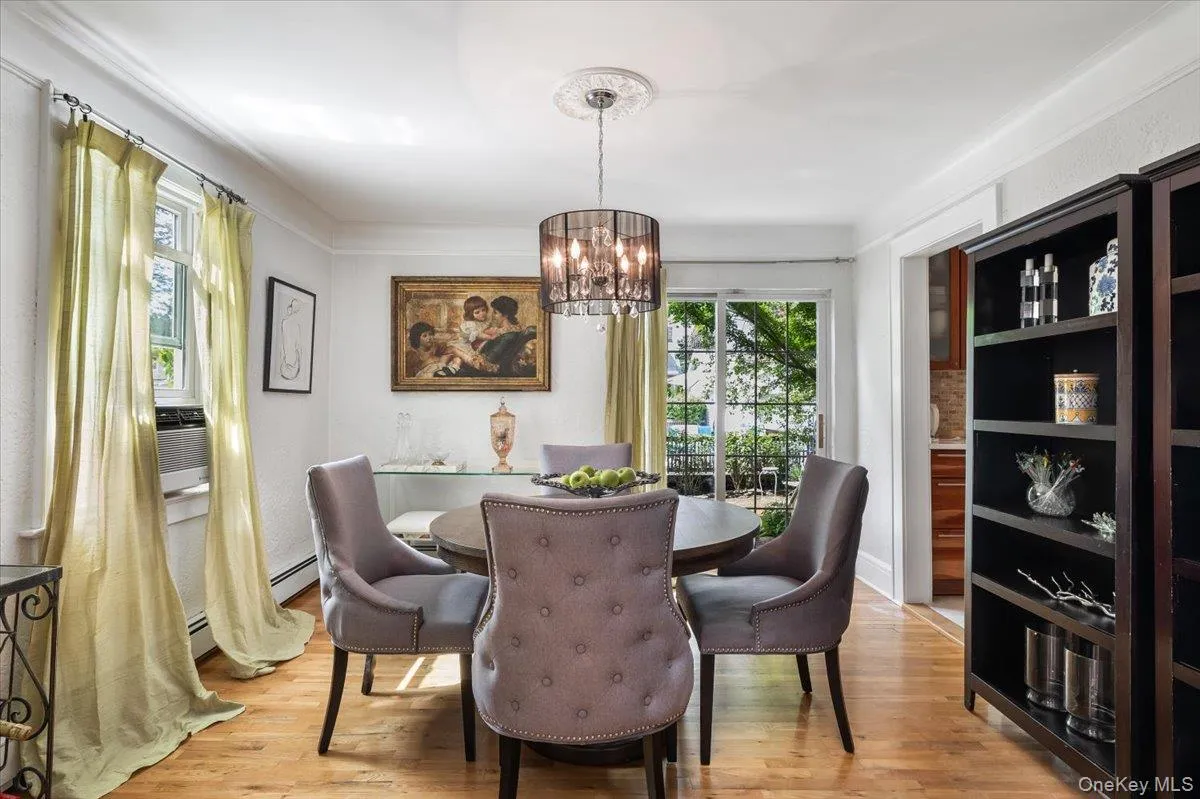 9 14th Street, Huntington, NY, 3 Bedrooms Bedrooms, 7 Rooms Rooms,2 BathroomsBathrooms,Residential,For Rent,14th,0,1006850 9 14th Street, Huntington, NY, 3 Bedrooms Bedrooms, 7 Rooms Rooms,2 BathroomsBathrooms,Residential,For Rent,14th,0,1006850