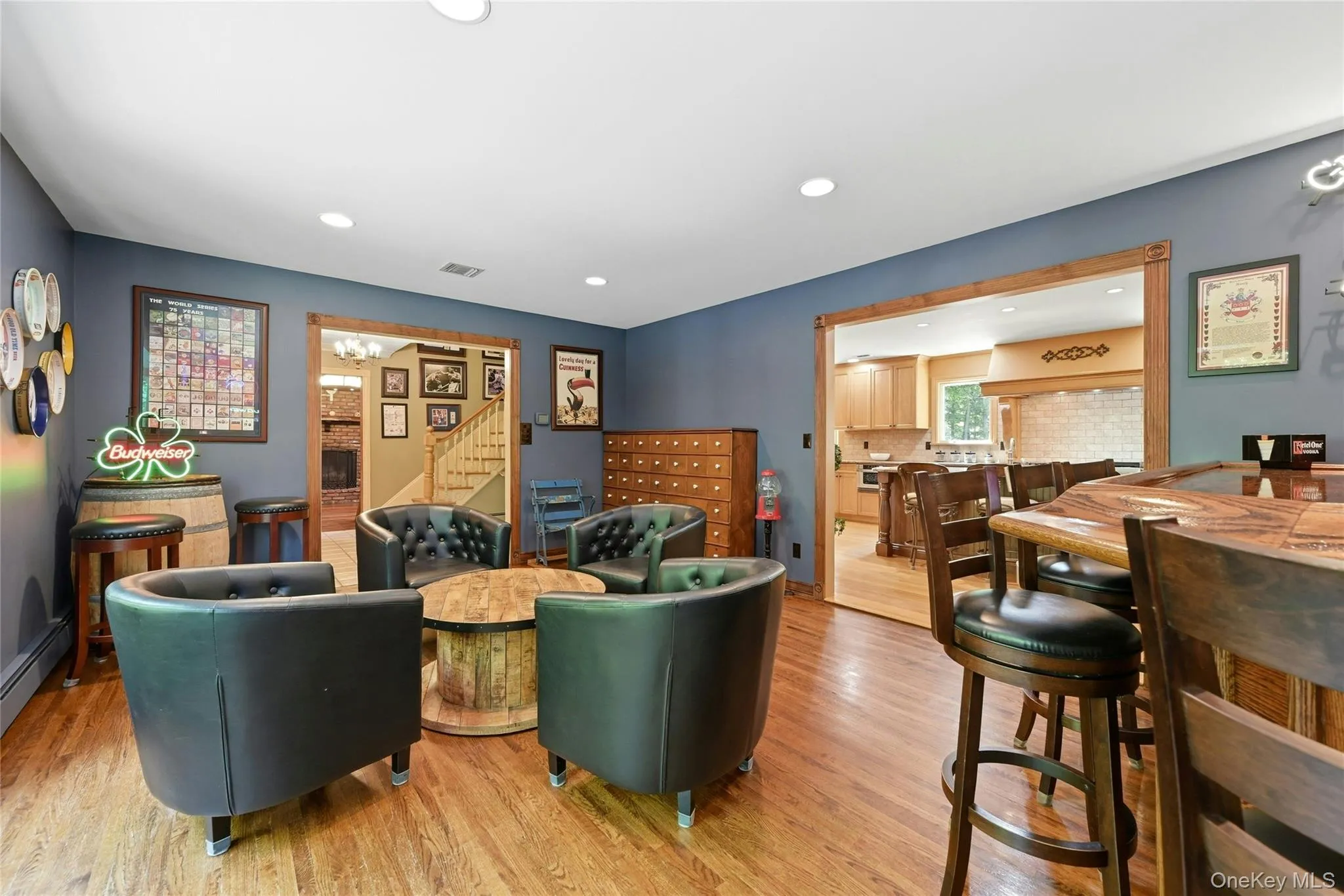 28 Maplewood Drive, Huntington, NY, 4 Bedrooms Bedrooms, 8 Rooms Rooms,2 BathroomsBathrooms,Residential,For Rent,Maplewood,0,1006857 28 Maplewood Drive, Huntington, NY, 4 Bedrooms Bedrooms, 8 Rooms Rooms,2 BathroomsBathrooms,Residential,For Rent,Maplewood,0,1006857