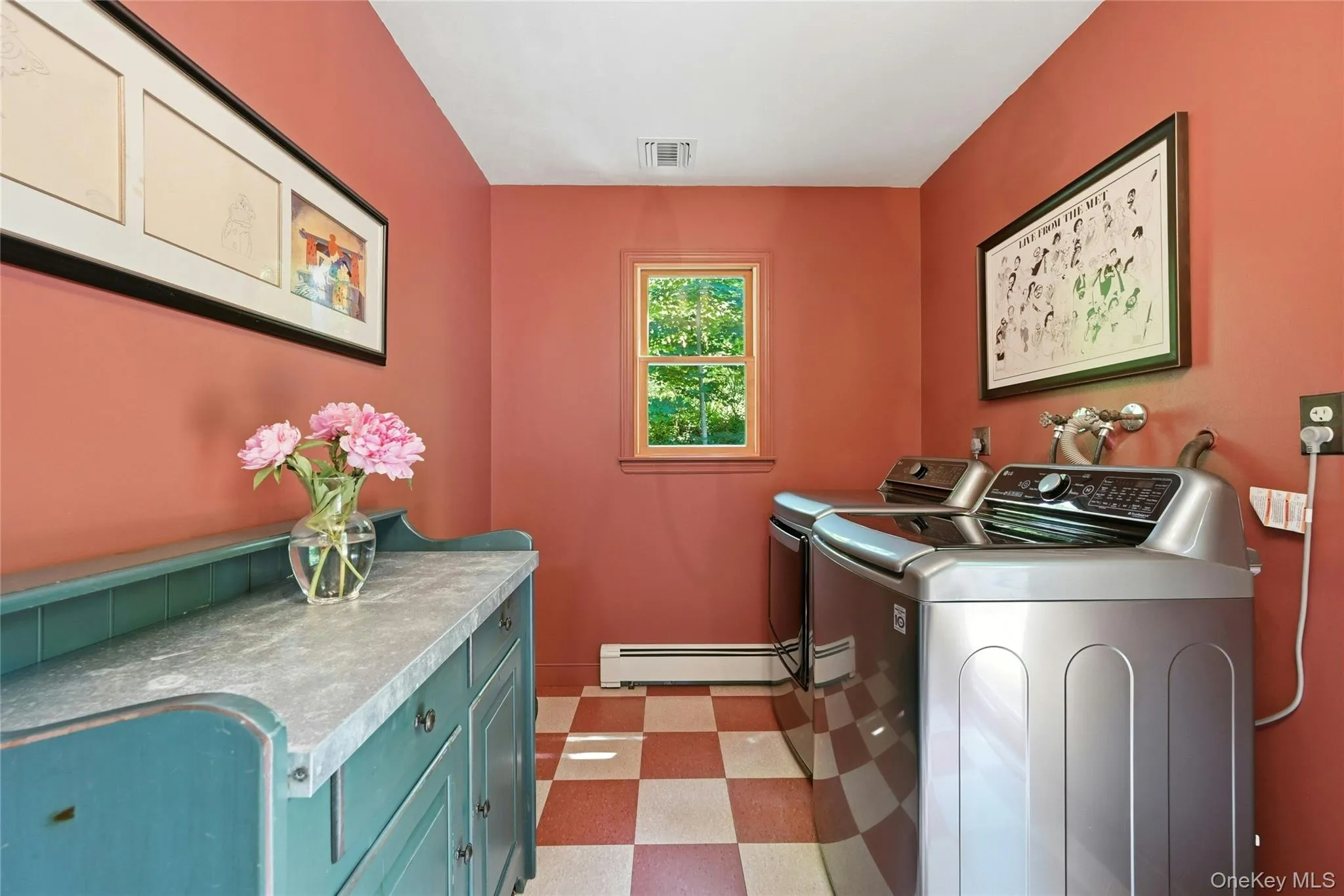 28 Maplewood Drive, Huntington, NY, 4 Bedrooms Bedrooms, 8 Rooms Rooms,2 BathroomsBathrooms,Residential,For Rent,Maplewood,0,1006857 28 Maplewood Drive, Huntington, NY, 4 Bedrooms Bedrooms, 8 Rooms Rooms,2 BathroomsBathrooms,Residential,For Rent,Maplewood,0,1006857