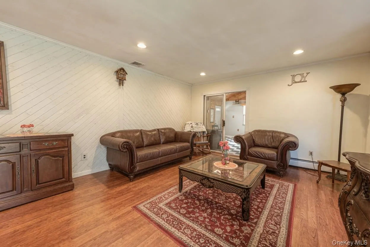 22 Vine Street, Brookhaven, NY, 4 Bedrooms Bedrooms, 10 Rooms Rooms,2 BathroomsBathrooms,Residential,For Rent,Vine,0,1006863 22 Vine Street, Brookhaven, NY, 4 Bedrooms Bedrooms, 10 Rooms Rooms,2 BathroomsBathrooms,Residential,For Rent,Vine,0,1006863
