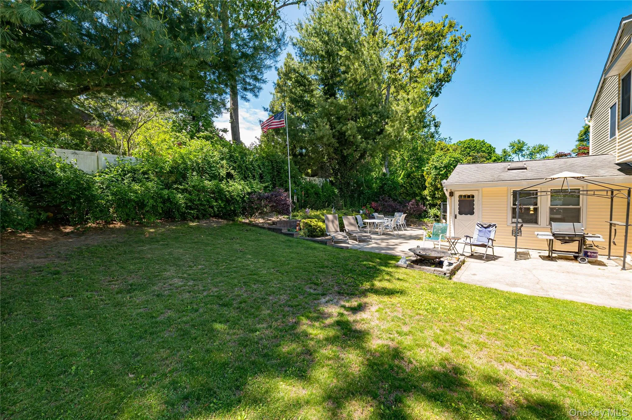 22 Vine Street, Brookhaven, NY, 4 Bedrooms Bedrooms, 10 Rooms Rooms,2 BathroomsBathrooms,Residential,For Rent,Vine,0,1006863 22 Vine Street, Brookhaven, NY, 4 Bedrooms Bedrooms, 10 Rooms Rooms,2 BathroomsBathrooms,Residential,For Rent,Vine,0,1006863