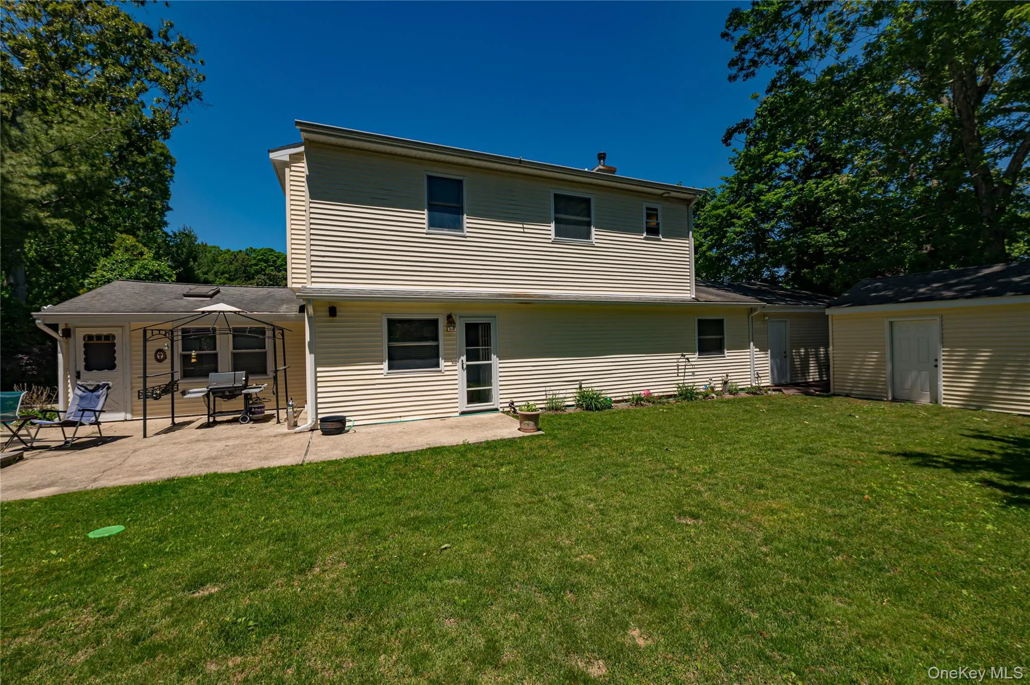22 Vine Street, Brookhaven, NY, 4 Bedrooms Bedrooms, 10 Rooms Rooms,2 BathroomsBathrooms,Residential,For Rent,Vine,0,1006863 22 Vine Street, Brookhaven, NY, 4 Bedrooms Bedrooms, 10 Rooms Rooms,2 BathroomsBathrooms,Residential,For Rent,Vine,0,1006863
