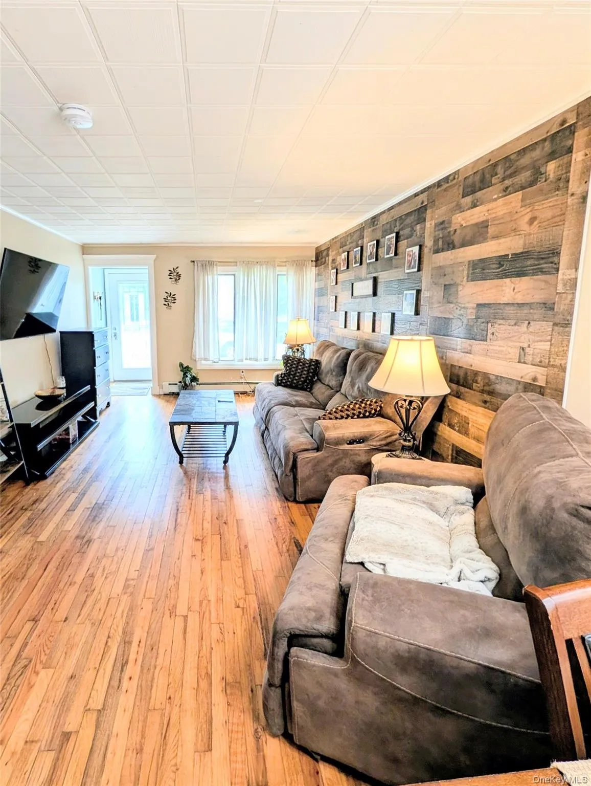 35 Jackson Avenue, Babylon, NY, 3 Bedrooms Bedrooms, 7 Rooms Rooms,2 BathroomsBathrooms,Residential,For Rent,Jackson,0,1006864 35 Jackson Avenue, Babylon, NY, 3 Bedrooms Bedrooms, 7 Rooms Rooms,2 BathroomsBathrooms,Residential,For Rent,Jackson,0,1006864
