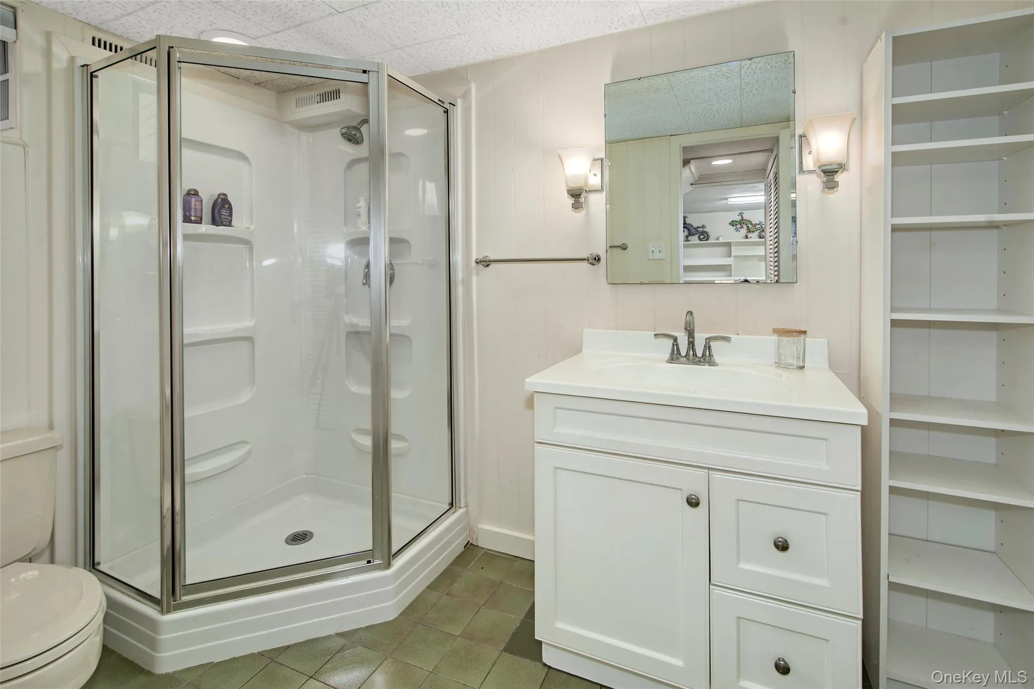 Full Bathroom Full Bathroom