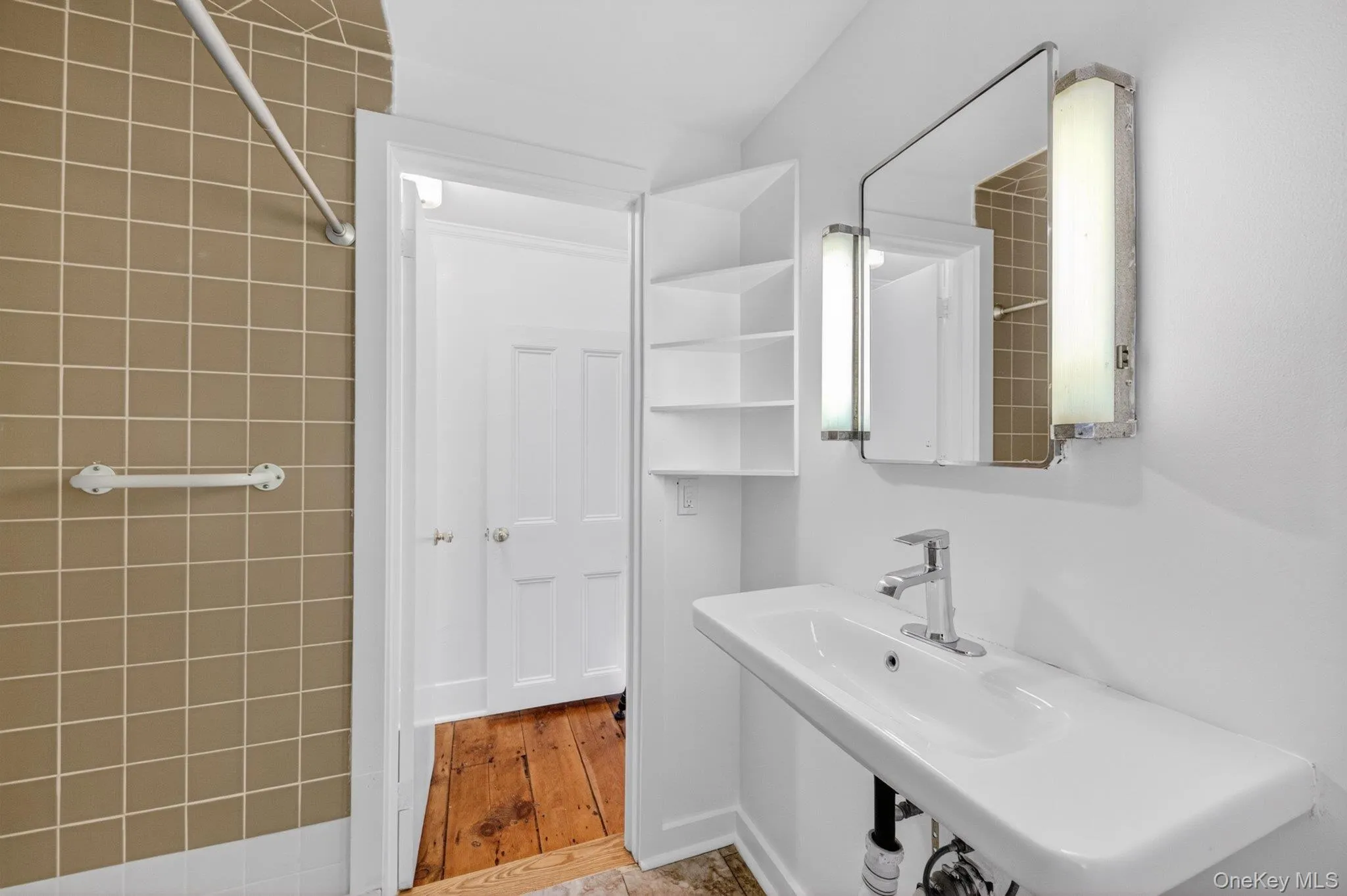Full Bath 2nd Level Full Bath 2nd Level