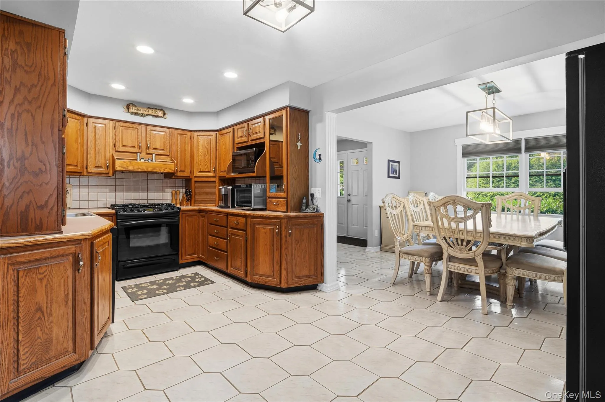 70 Birch Street, Brookhaven, NY, 3 Bedrooms Bedrooms, 8 Rooms Rooms,2 BathroomsBathrooms,Residential,For Rent,Birch,0,1006869 70 Birch Street, Brookhaven, NY, 3 Bedrooms Bedrooms, 8 Rooms Rooms,2 BathroomsBathrooms,Residential,For Rent,Birch,0,1006869