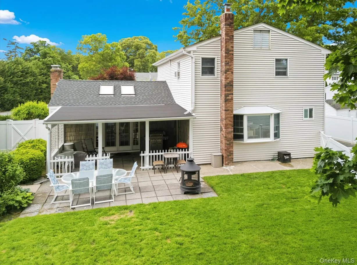 70 Birch Street, Brookhaven, NY, 3 Bedrooms Bedrooms, 8 Rooms Rooms,2 BathroomsBathrooms,Residential,For Rent,Birch,0,1006869 70 Birch Street, Brookhaven, NY, 3 Bedrooms Bedrooms, 8 Rooms Rooms,2 BathroomsBathrooms,Residential,For Rent,Birch,0,1006869