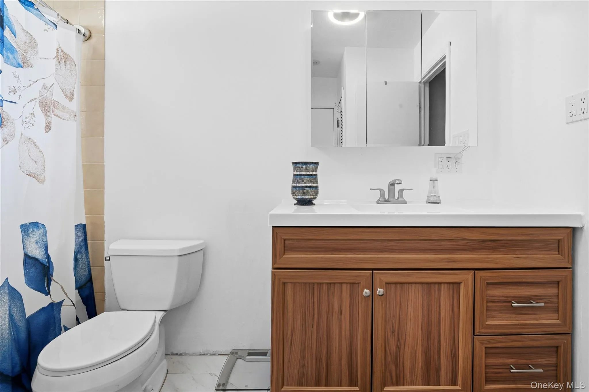 70 Birch Street, Brookhaven, NY, 3 Bedrooms Bedrooms, 8 Rooms Rooms,2 BathroomsBathrooms,Residential,For Rent,Birch,0,1006869 70 Birch Street, Brookhaven, NY, 3 Bedrooms Bedrooms, 8 Rooms Rooms,2 BathroomsBathrooms,Residential,For Rent,Birch,0,1006869