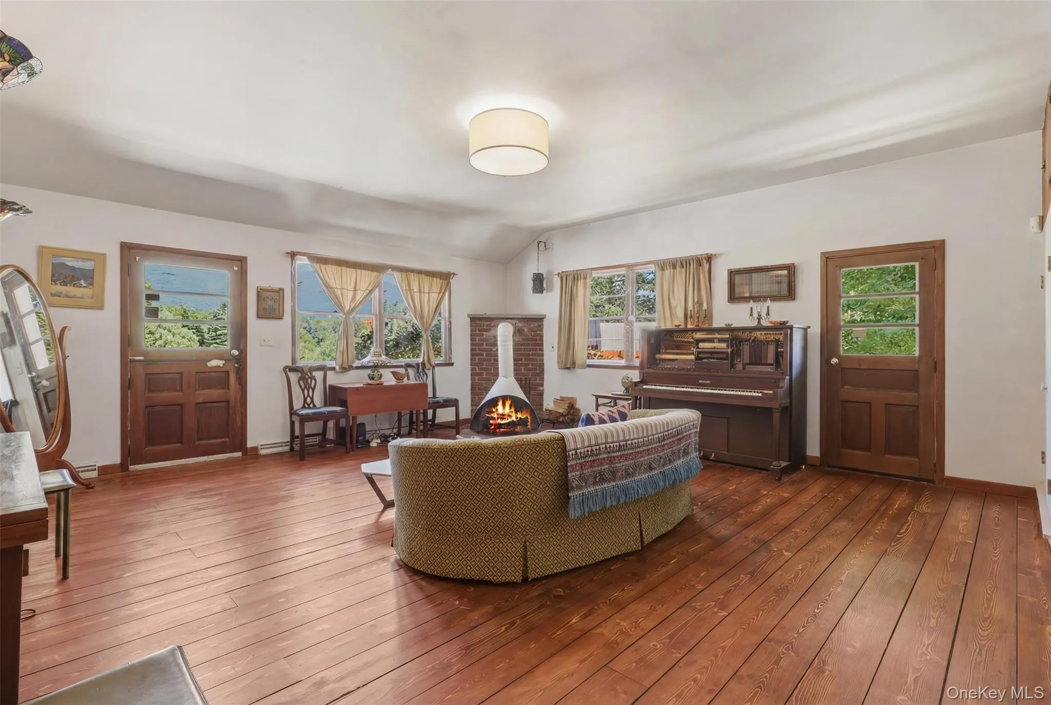 5 - 7 Downer Lane, Woodstock, NY, 5 Bedrooms Bedrooms, 10 Rooms Rooms,5 BathroomsBathrooms,Residential,For Rent,Downer,0,1006871 5 - 7 Downer Lane, Woodstock, NY, 5 Bedrooms Bedrooms, 10 Rooms Rooms,5 BathroomsBathrooms,Residential,For Rent,Downer,0,1006871