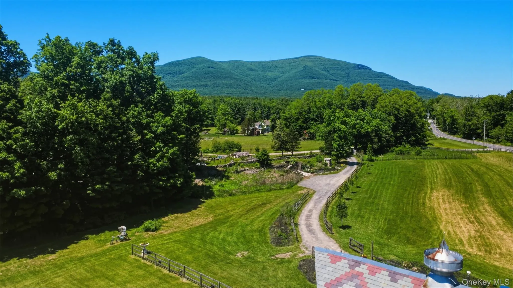 5 Downer Lane, Woodstock, NY, 4 Bedrooms Bedrooms, 10 Rooms Rooms,4 BathroomsBathrooms,Residential,For Rent,Downer,0,1006872 5 Downer Lane, Woodstock, NY, 4 Bedrooms Bedrooms, 10 Rooms Rooms,4 BathroomsBathrooms,Residential,For Rent,Downer,0,1006872