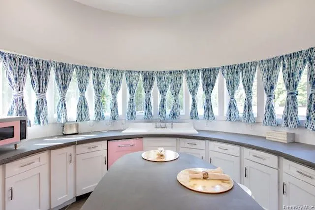 5 Downer Lane, Woodstock, NY, 4 Bedrooms Bedrooms, 10 Rooms Rooms,4 BathroomsBathrooms,Residential,For Rent,Downer,0,1006872 5 Downer Lane, Woodstock, NY, 4 Bedrooms Bedrooms, 10 Rooms Rooms,4 BathroomsBathrooms,Residential,For Rent,Downer,0,1006872