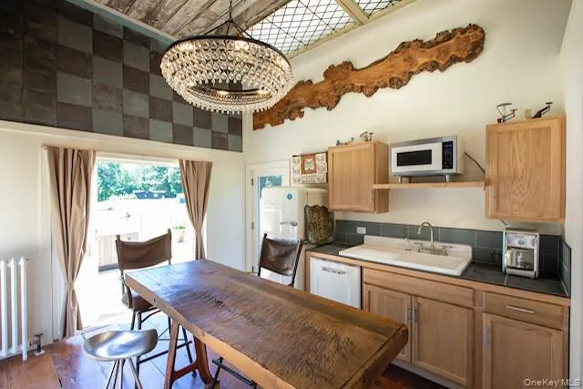 5 Downer Lane, Woodstock, NY, 4 Bedrooms Bedrooms, 10 Rooms Rooms,4 BathroomsBathrooms,Residential,For Rent,Downer,0,1006872 5 Downer Lane, Woodstock, NY, 4 Bedrooms Bedrooms, 10 Rooms Rooms,4 BathroomsBathrooms,Residential,For Rent,Downer,0,1006872