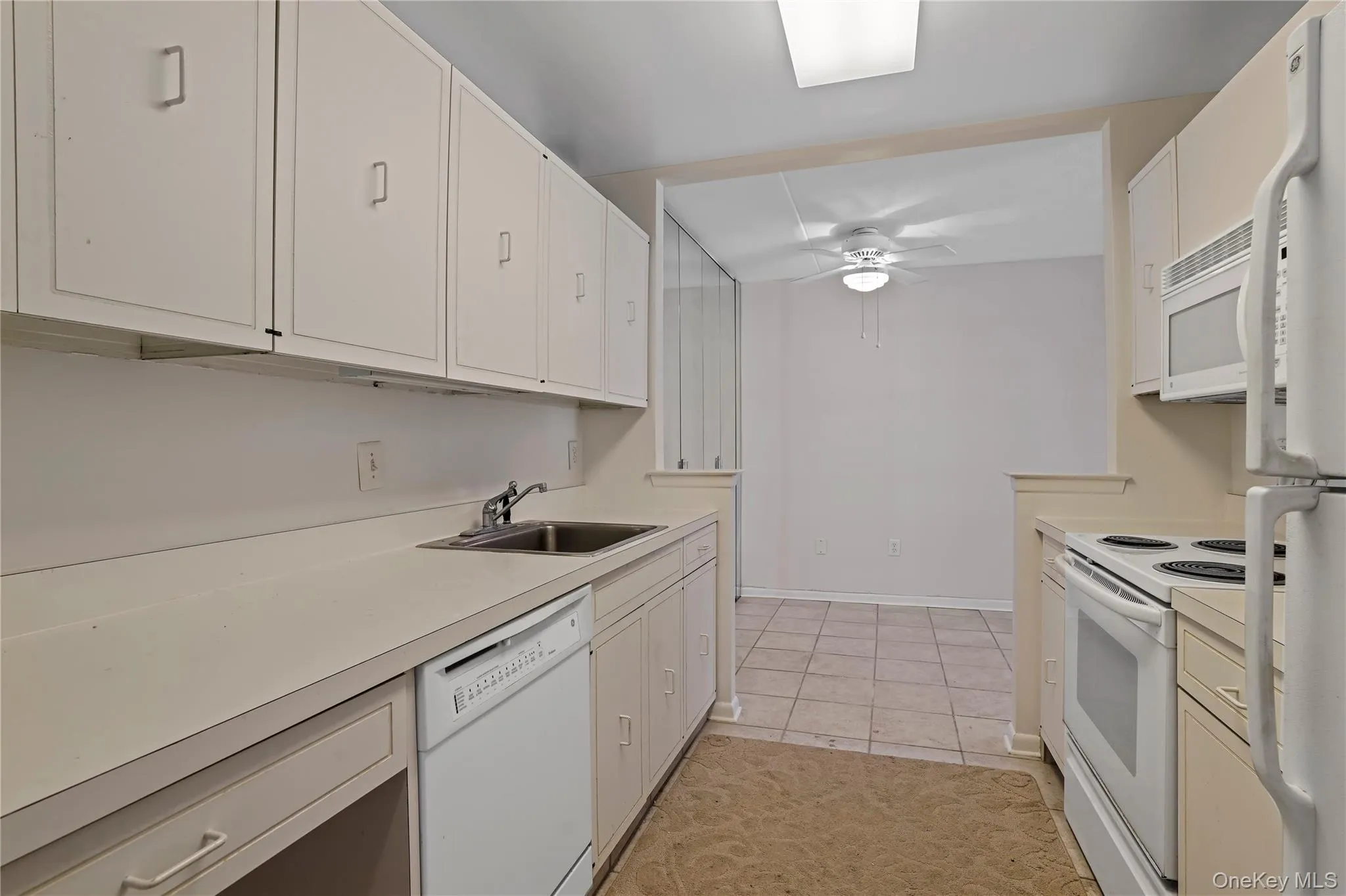 200 High Point Drive, Greenburgh, NY, 1 Bedroom Bedrooms, 4 Rooms Rooms,1 BathroomBathrooms,Residential Lease,For Rent,High Point,0,1006878 200 High Point Drive, Greenburgh, NY, 1 Bedroom Bedrooms, 4 Rooms Rooms,1 BathroomBathrooms,Residential Lease,For Rent,High Point,0,1006878
