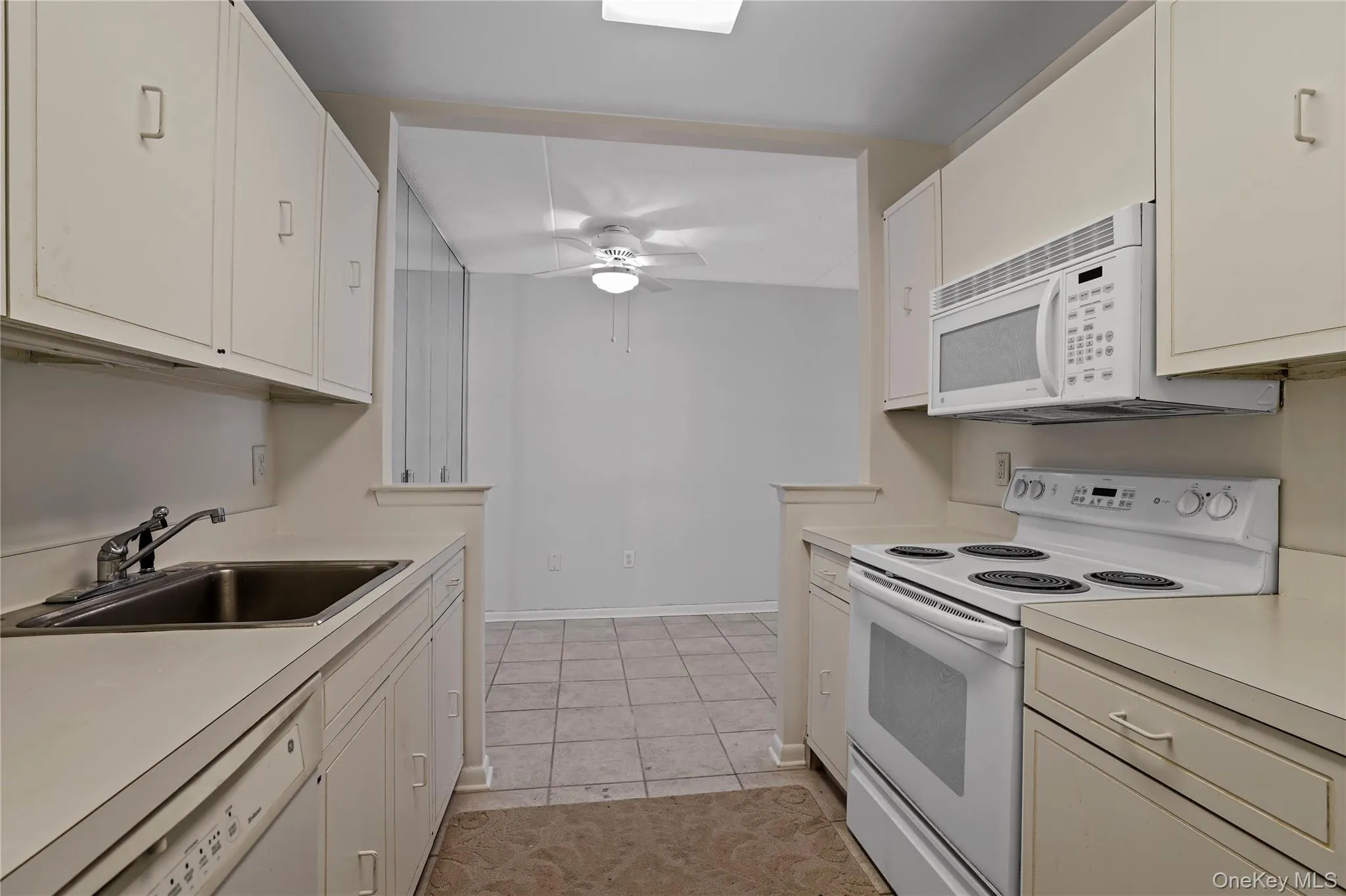 200 High Point Drive, Greenburgh, NY, 1 Bedroom Bedrooms, 4 Rooms Rooms,1 BathroomBathrooms,Residential Lease,For Rent,High Point,0,1006878 200 High Point Drive, Greenburgh, NY, 1 Bedroom Bedrooms, 4 Rooms Rooms,1 BathroomBathrooms,Residential Lease,For Rent,High Point,0,1006878