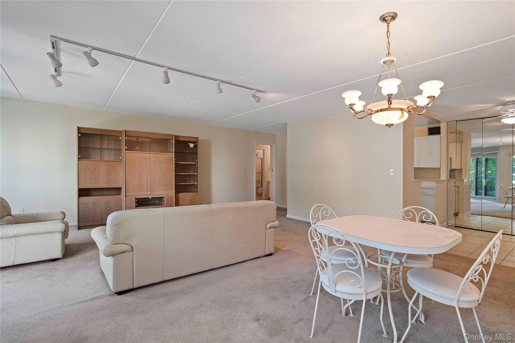 200 High Point Drive, Greenburgh, NY, 1 Bedroom Bedrooms, 4 Rooms Rooms,1 BathroomBathrooms,Residential Lease,For Rent,High Point,0,1006878 200 High Point Drive, Greenburgh, NY, 1 Bedroom Bedrooms, 4 Rooms Rooms,1 BathroomBathrooms,Residential Lease,For Rent,High Point,0,1006878