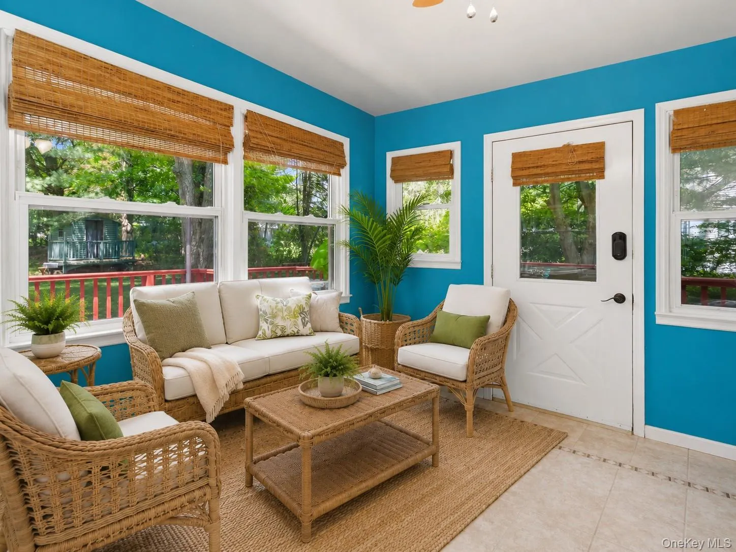 4 Season room with versatile purposes 4 Season room with versatile purposes