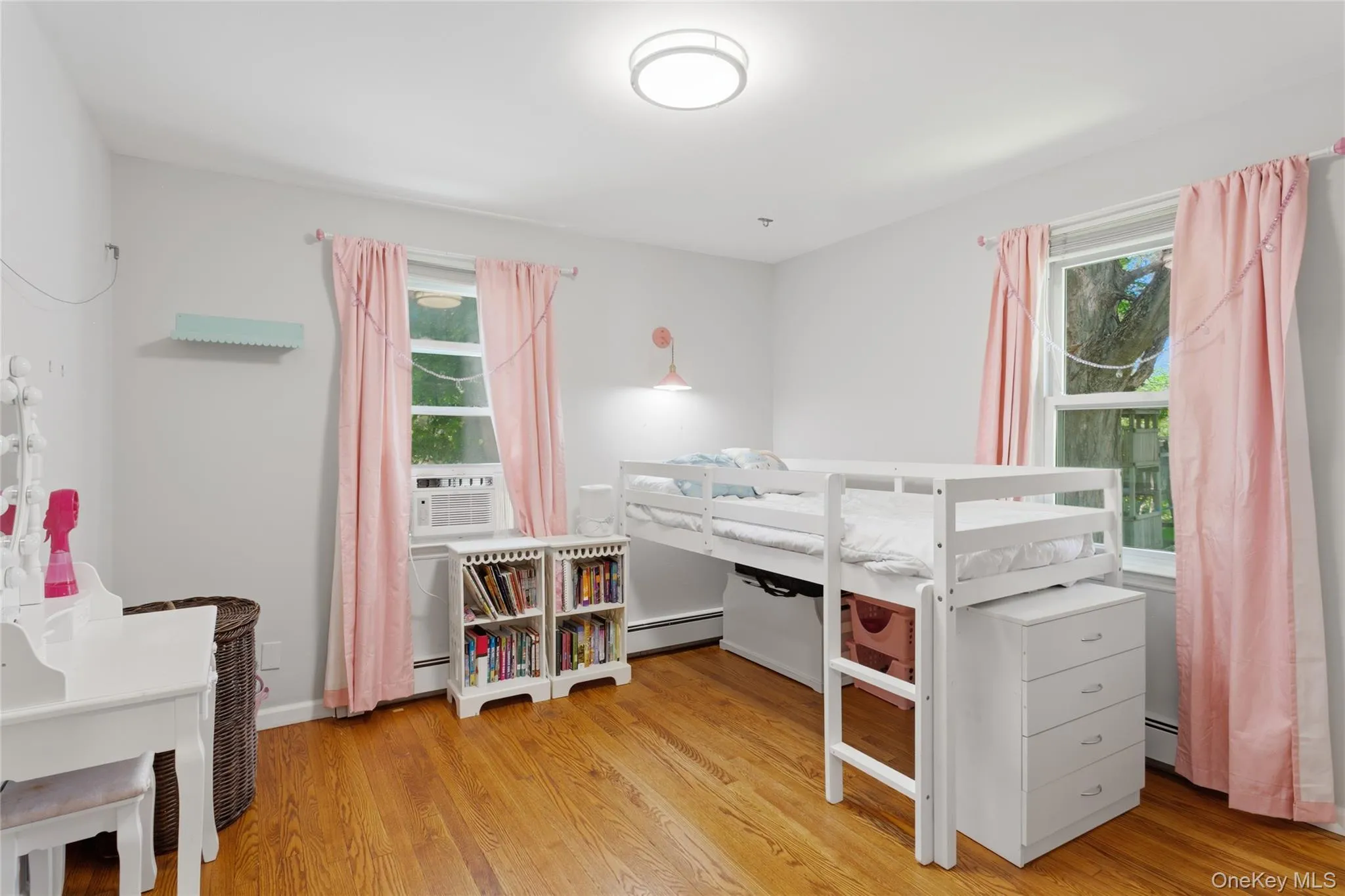 Spacious 1st Floor Bedroom with Hard wood Floors Spacious 1st Floor Bedroom with Hard wood Floors